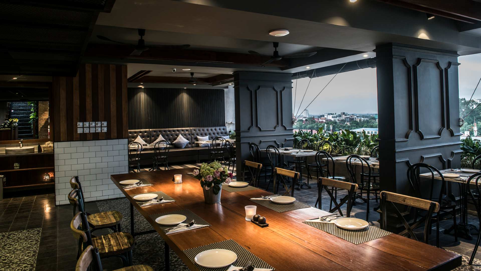 Cambodia, Phnom Penh, Aquarius Hotel And Urban Resort, Restaurant