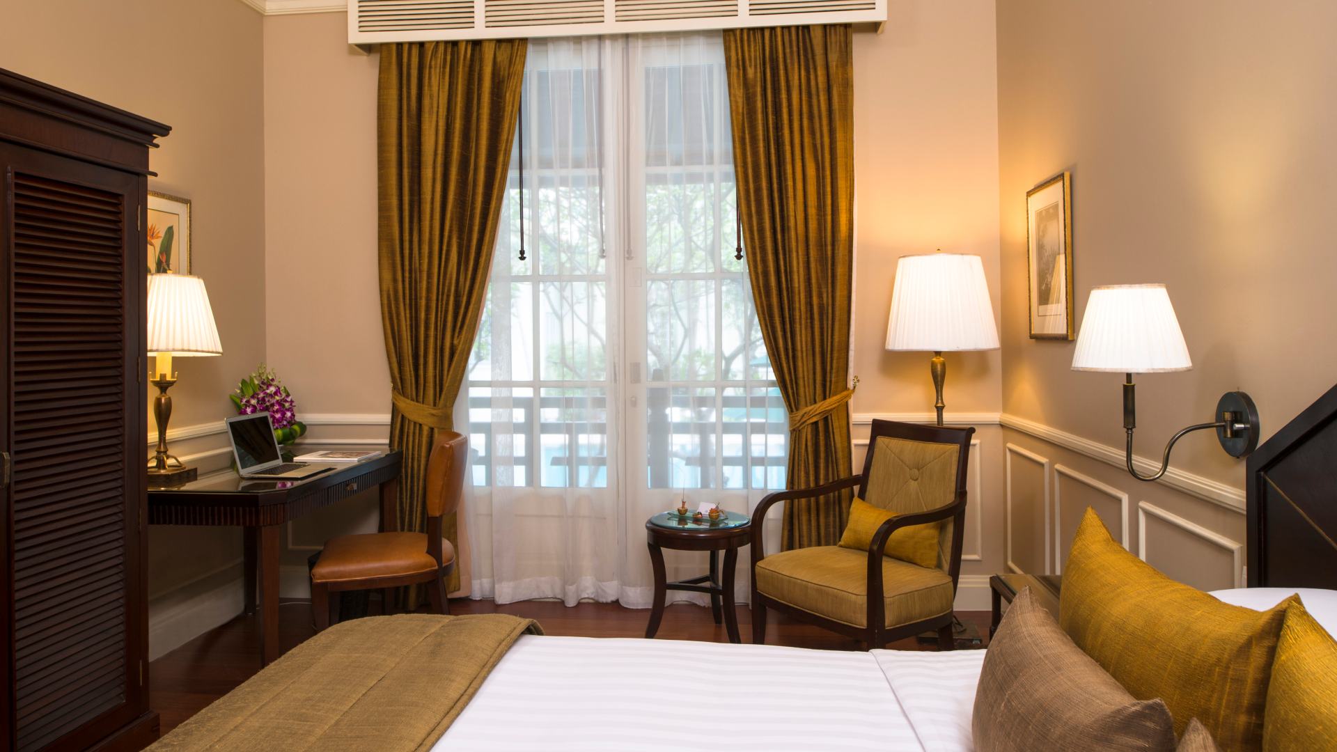 Cambodia, Phnom Penh, Raffles Hotel, Le Royal State Room