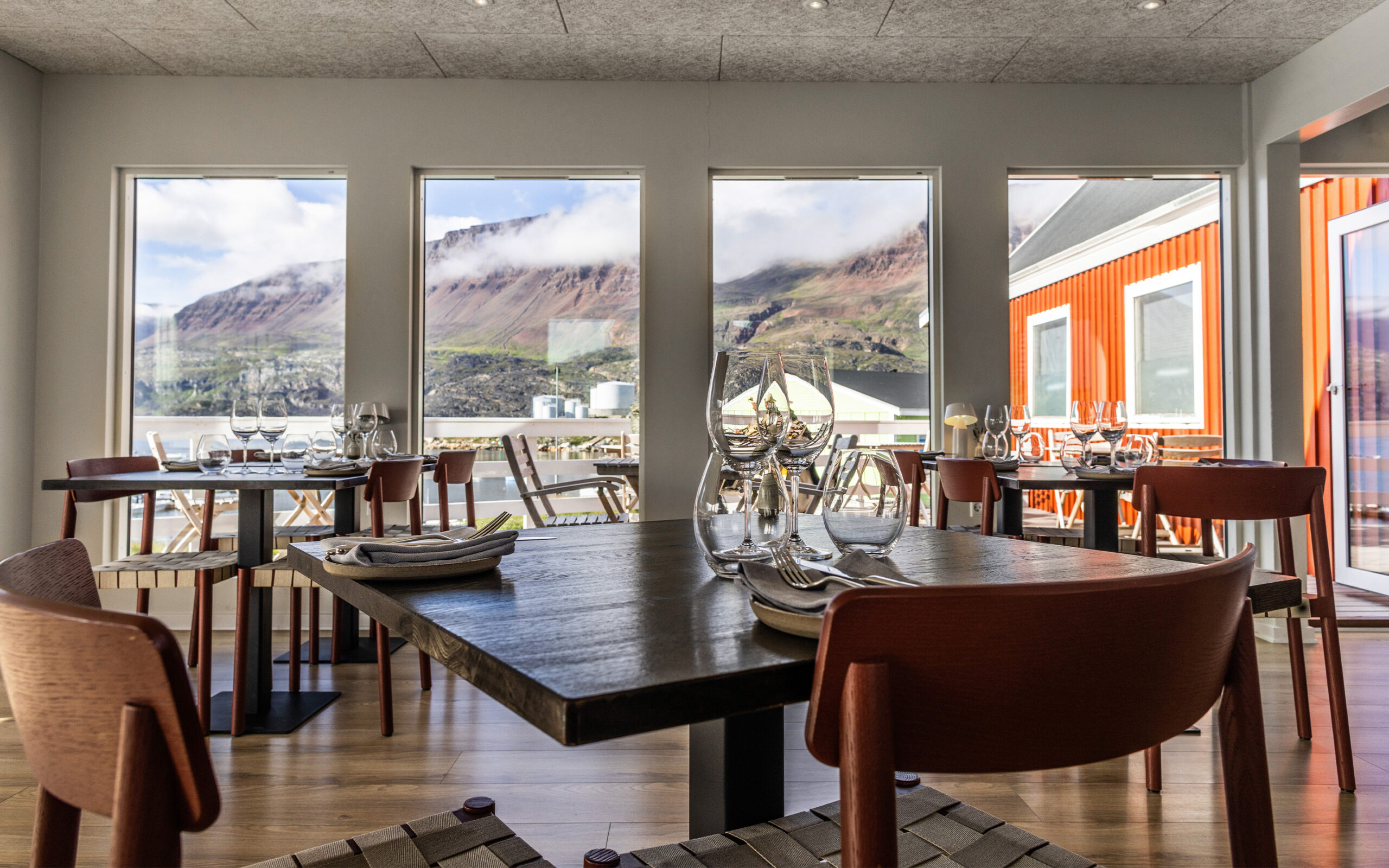 Gr&oslash;nland Hotel Disko Island Qeqertarsuaq, Godhavn, Restaurant, Udsigt, Gastronomi, Diskobugten