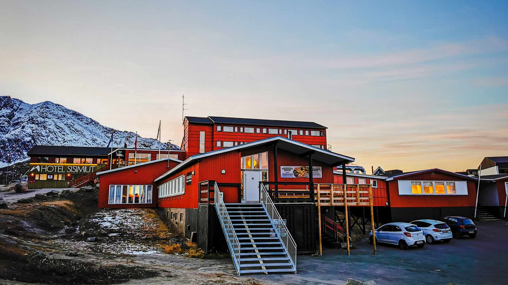 Gr&oslash;nland Hotel Sisimiut, Sisimiut, R&oslash;dt Hotel, Natur, Bjerg