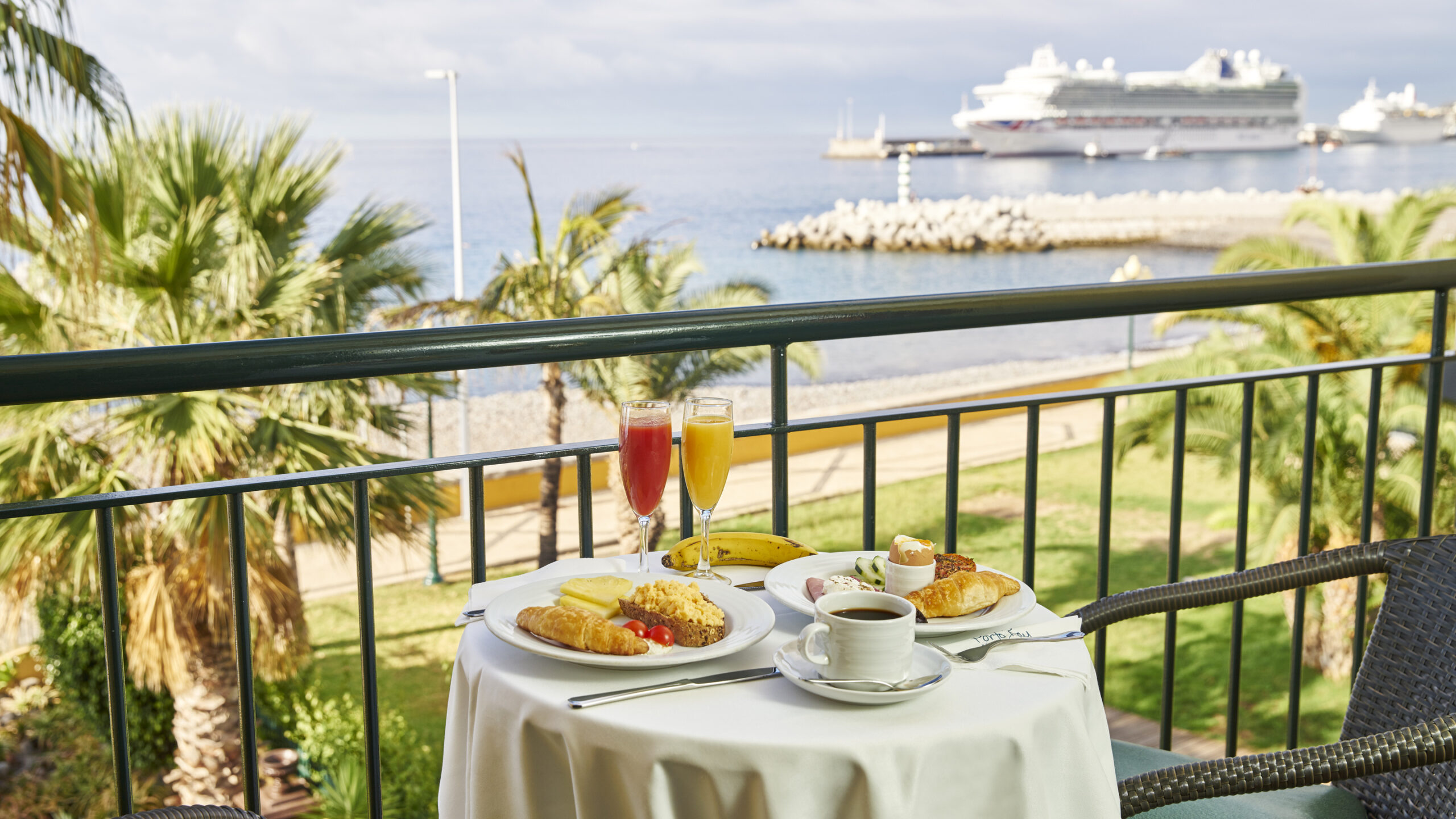 Portugal Madeira Hotel Porto Santa Maria Roomservice