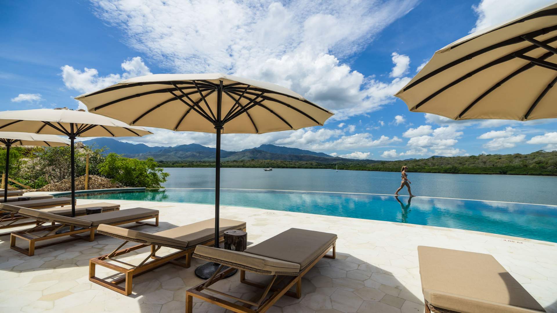 Indonesien Bali pemuteran menjangan dynasty pool03
