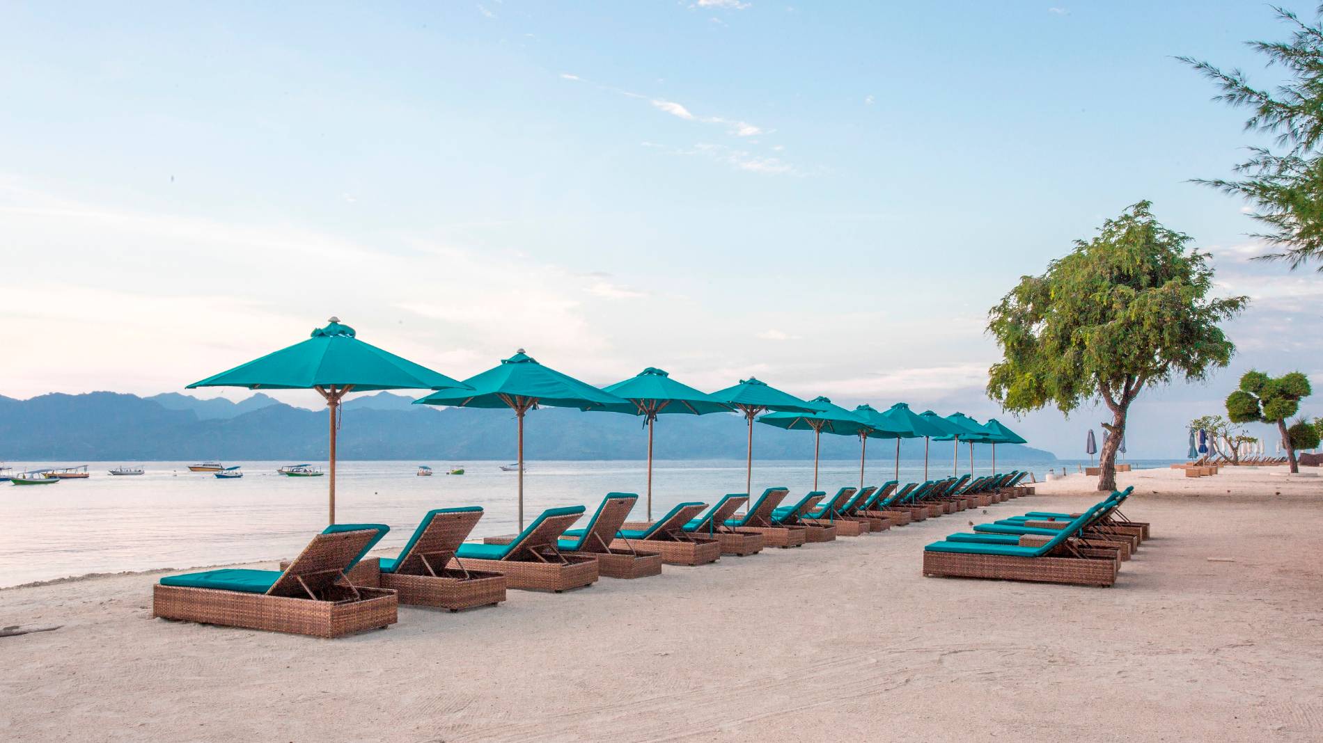 Indonesien Gili Trawangan Hotel Vila Ombak Strand Med Solsenge