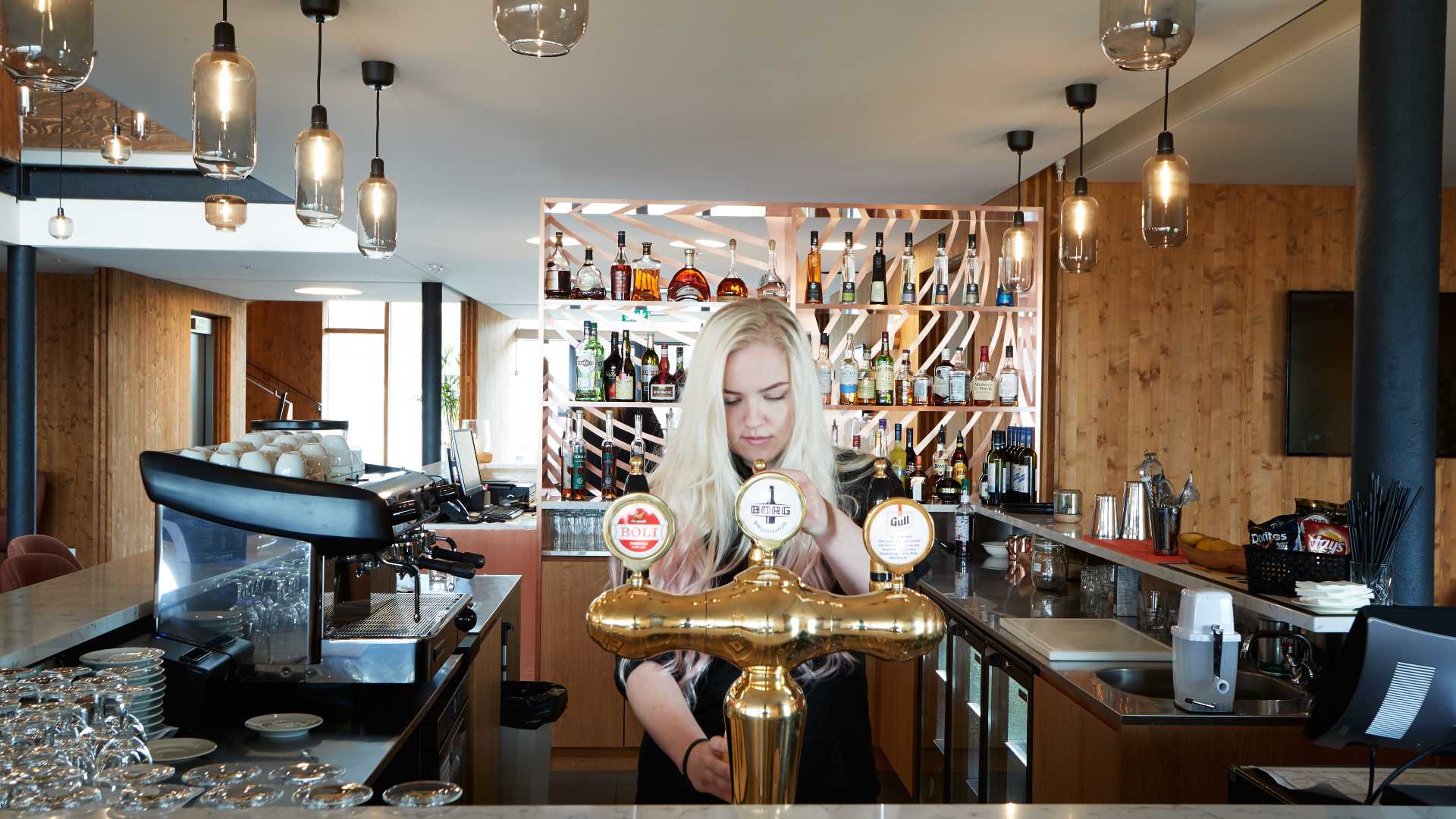 Rejser til Island, Gr&iacute;mssta&eth;ir, Fosshotel M&yacute;vatn, bar