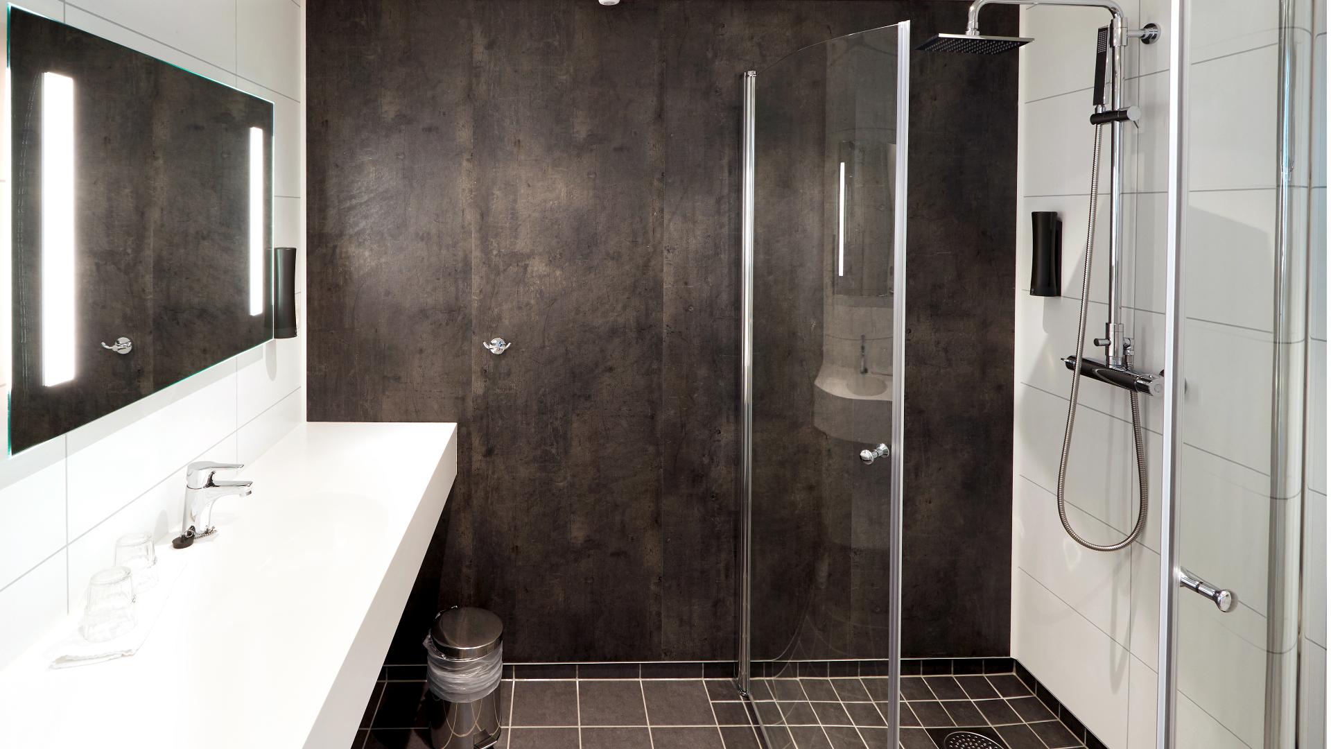 Rejser til Island, N&uacute;par, Fosshotel N&uacute;par, bathroom