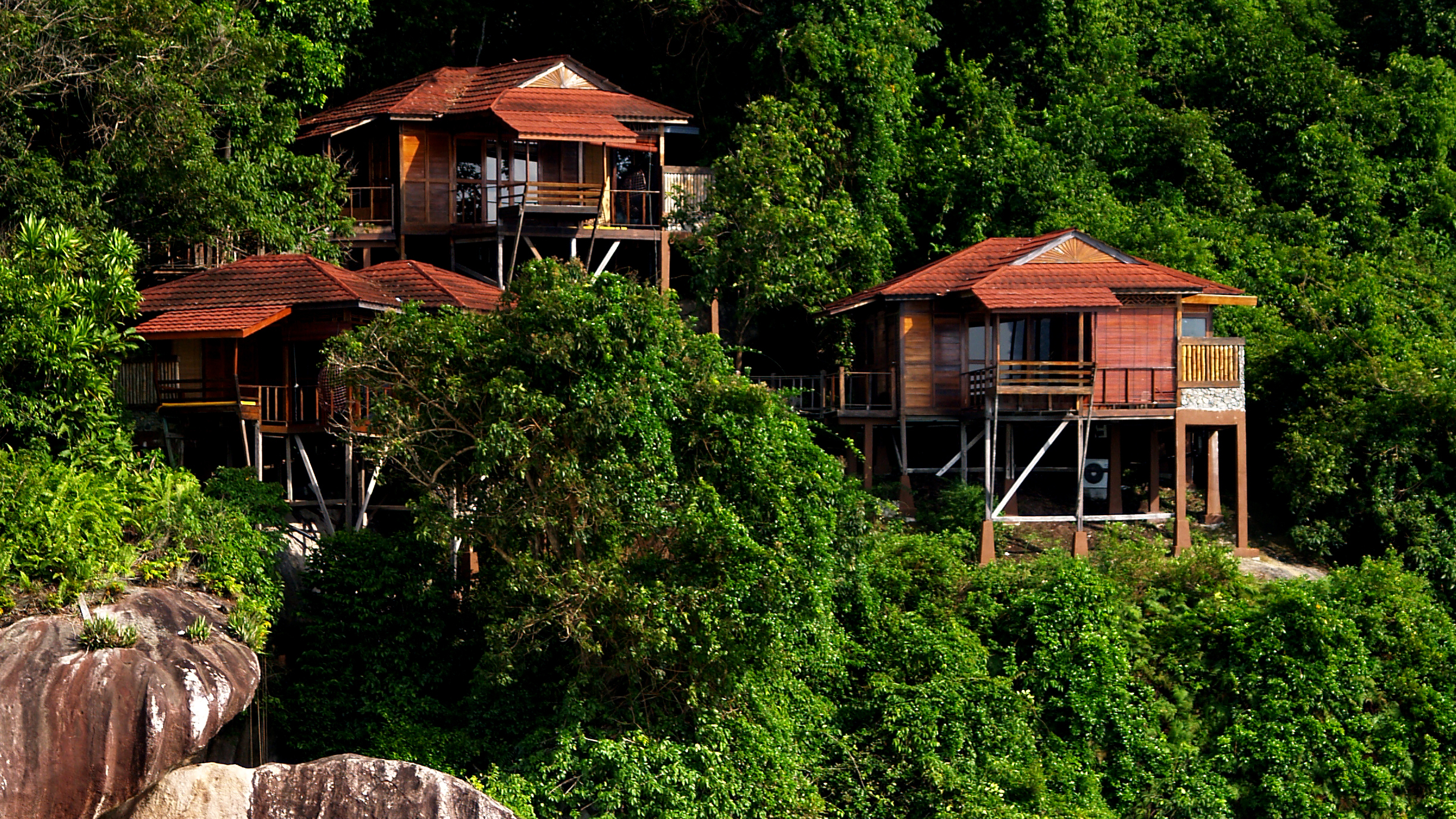 malaysia-tioman-island-jamala-resort-boutique-hotel-sea-cliff-chalet