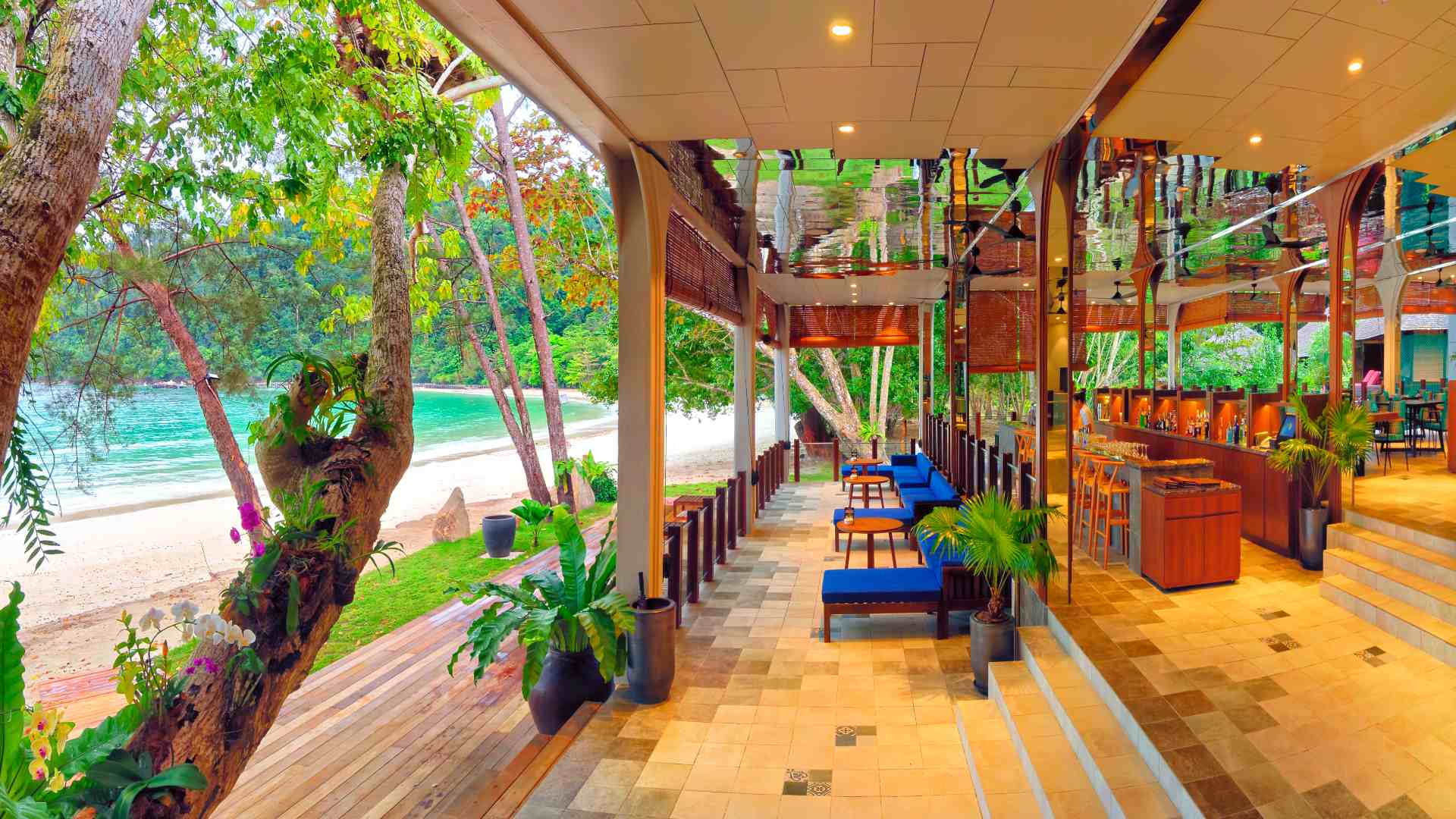 Malaysia, Borneo, Gaya Island Bungaraya Island Resort Pantai Restaurant