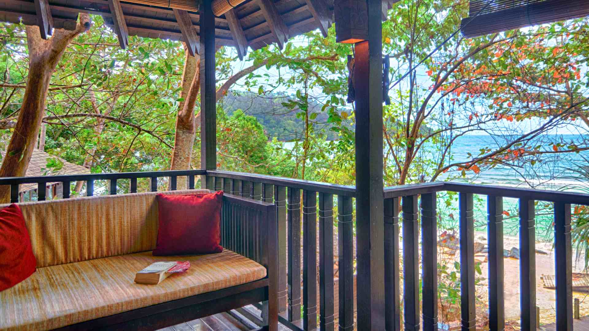 Malaysia, Borneo, Gaya Island Bungaraya Island Resort, Superior Balcony room