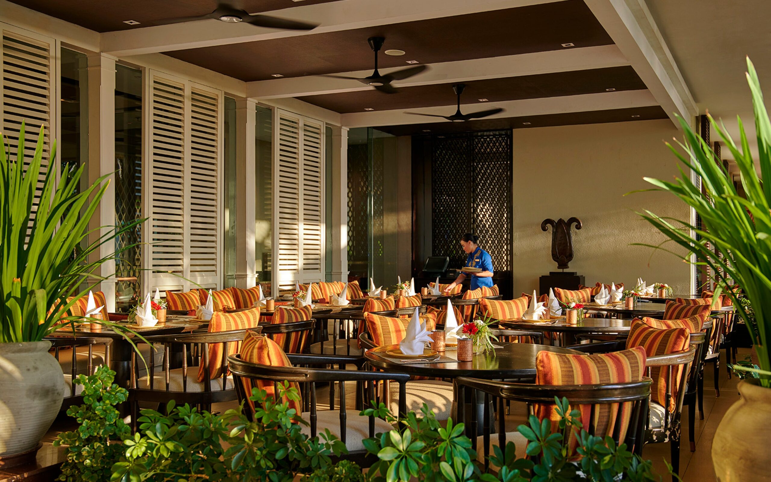 Malaysia, Borneo, Kuala Lumpur, Shangri La Rasa Ria, Naan Flavours Of India