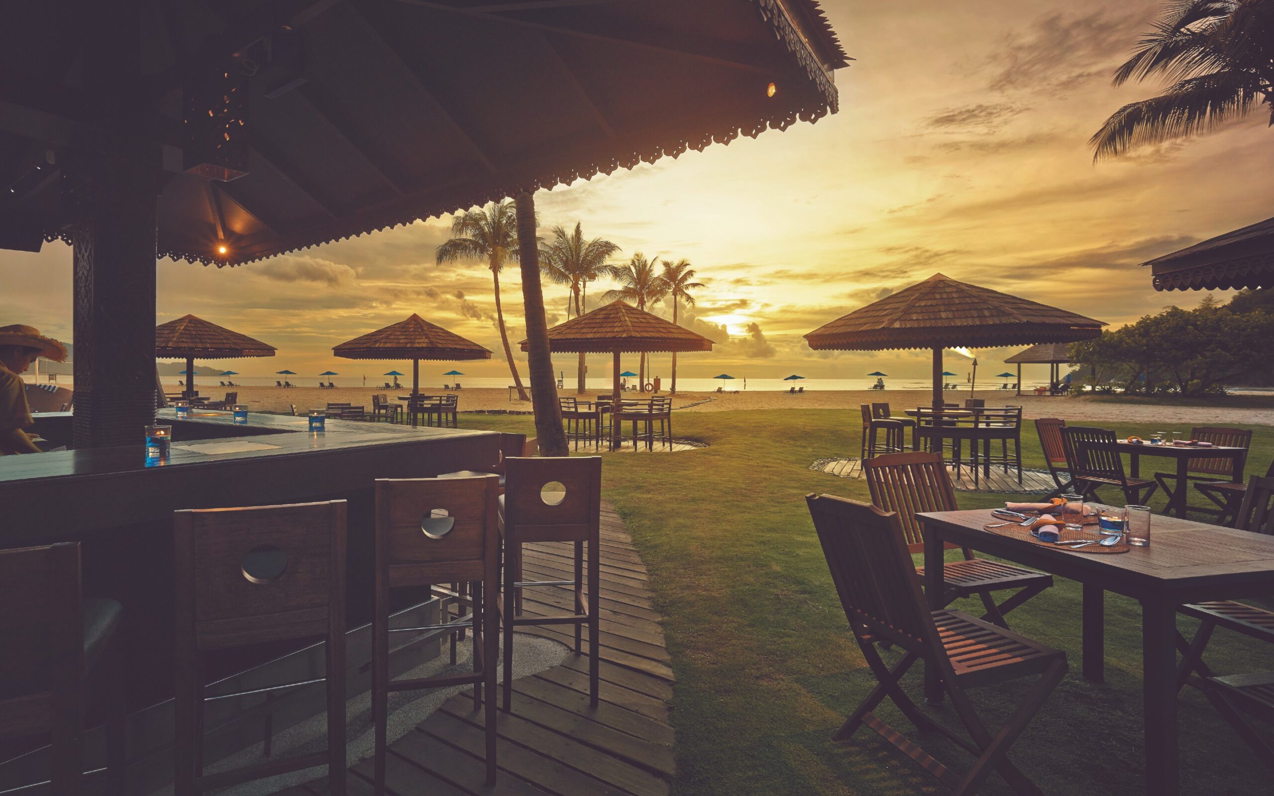Malaysia, Borneo, Kuala Lumpur, Shangri La Rasa Ria Sampan Bar