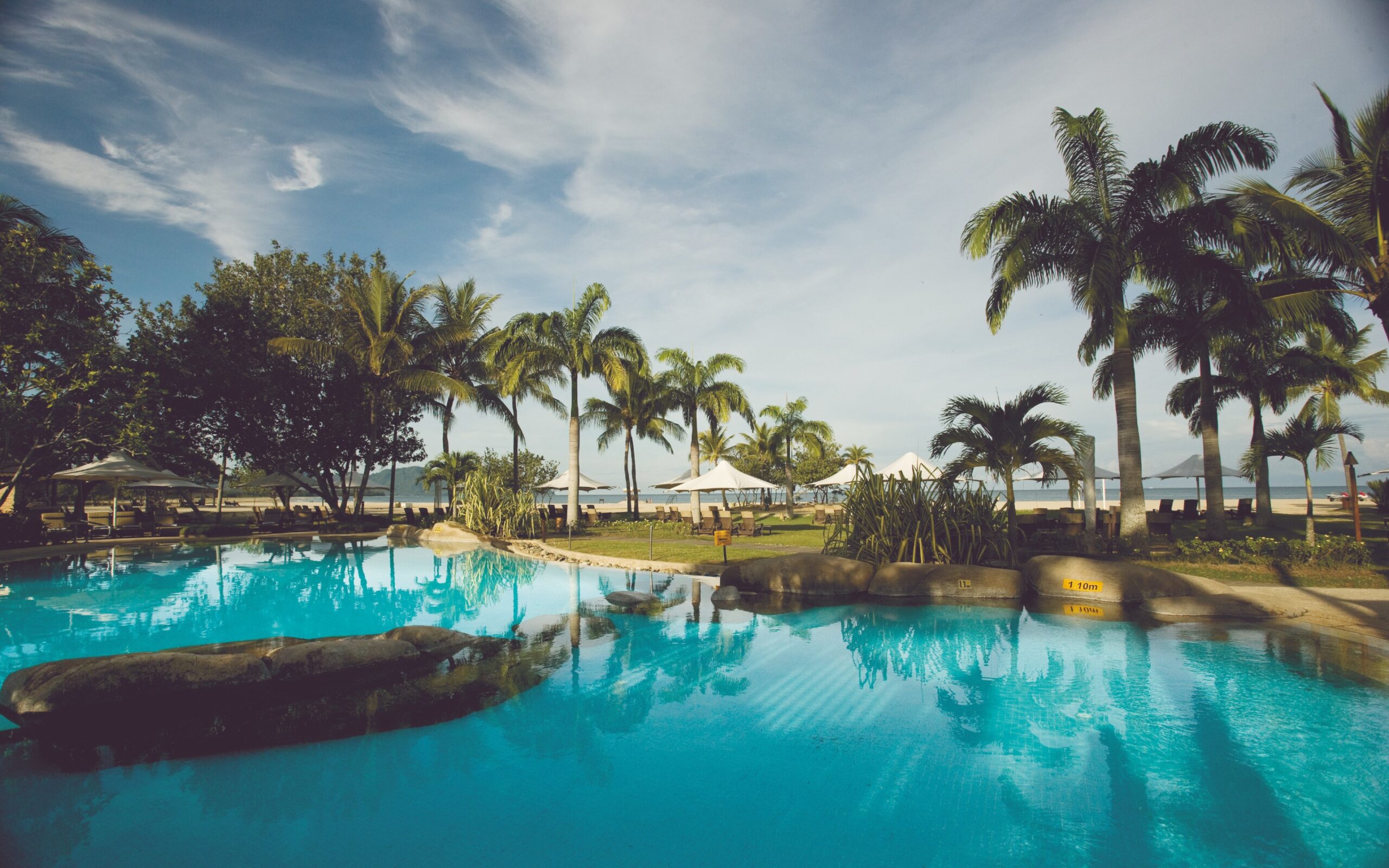 Malaysia, Borneo, Kuala Lumpur, Shangri La Rasa Ria Swimming Pool