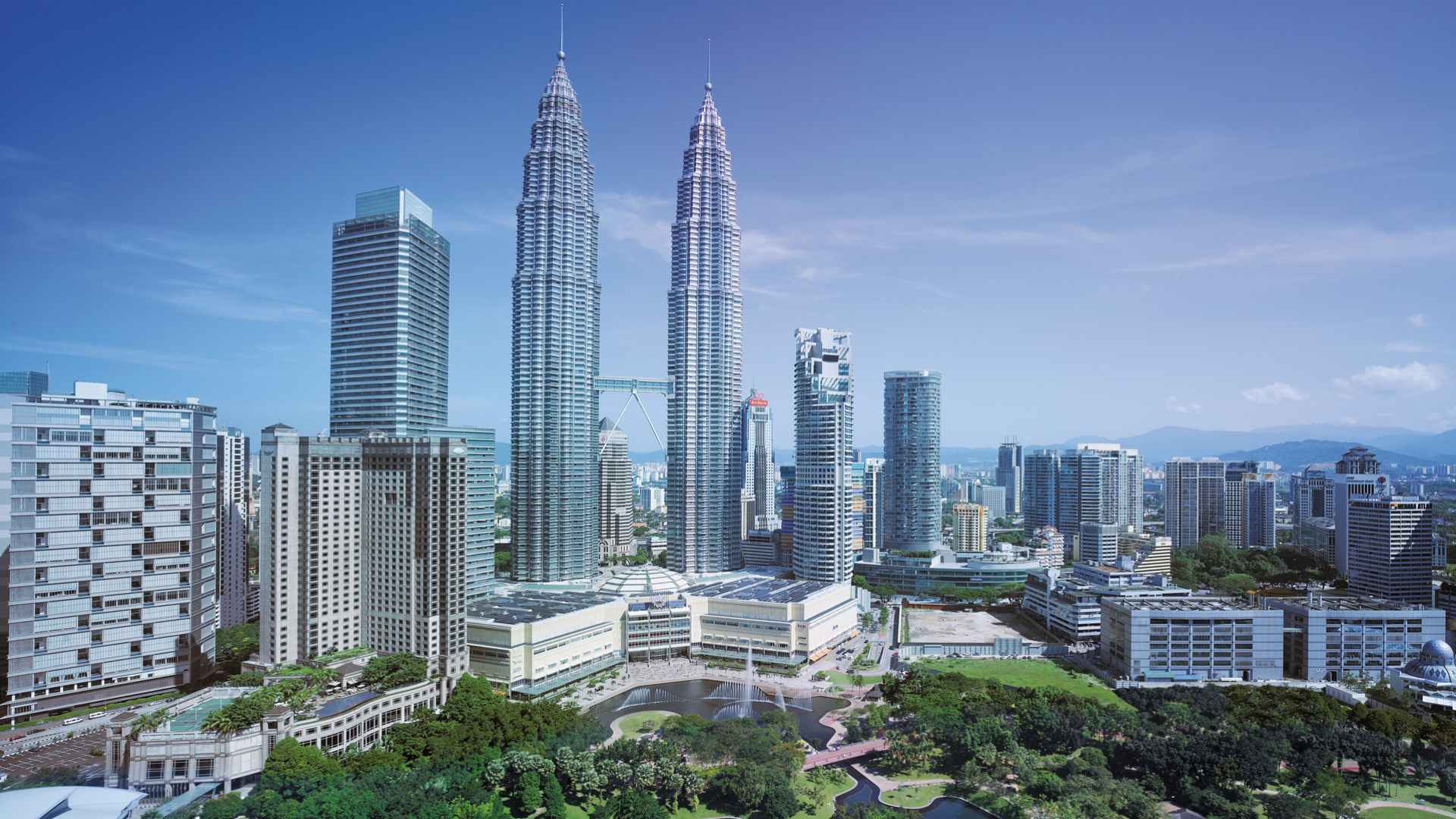 Malaysia Kuala Lumpur Lumpur traders view twin tower
