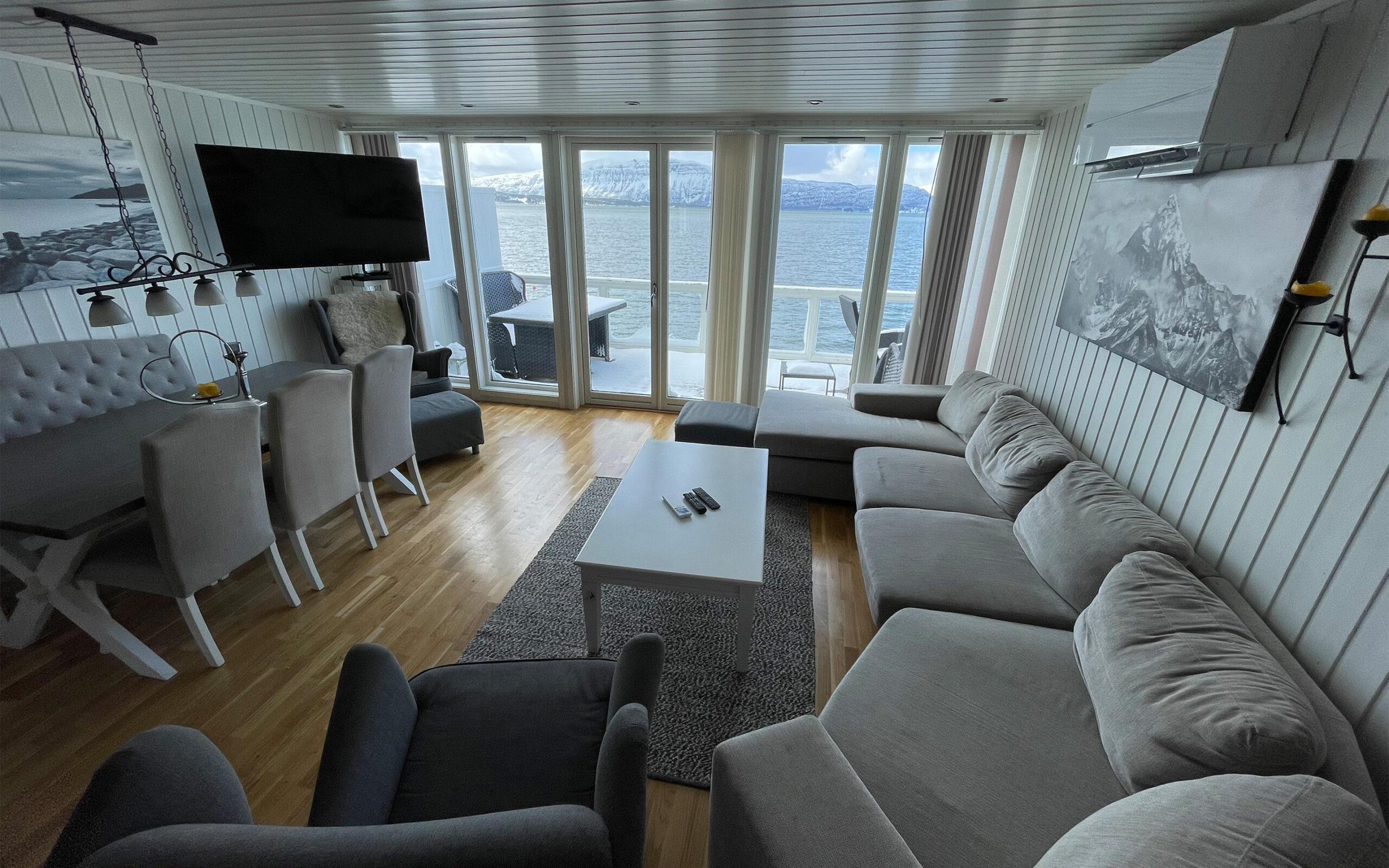 Norge Malangen Resort Standard Cabins Example Livingroom