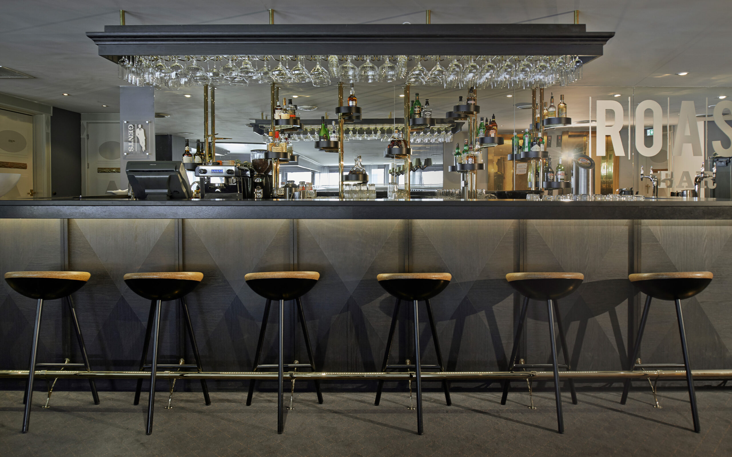 Norge Tromsoe Scandic Ishavshotel Bar Roast