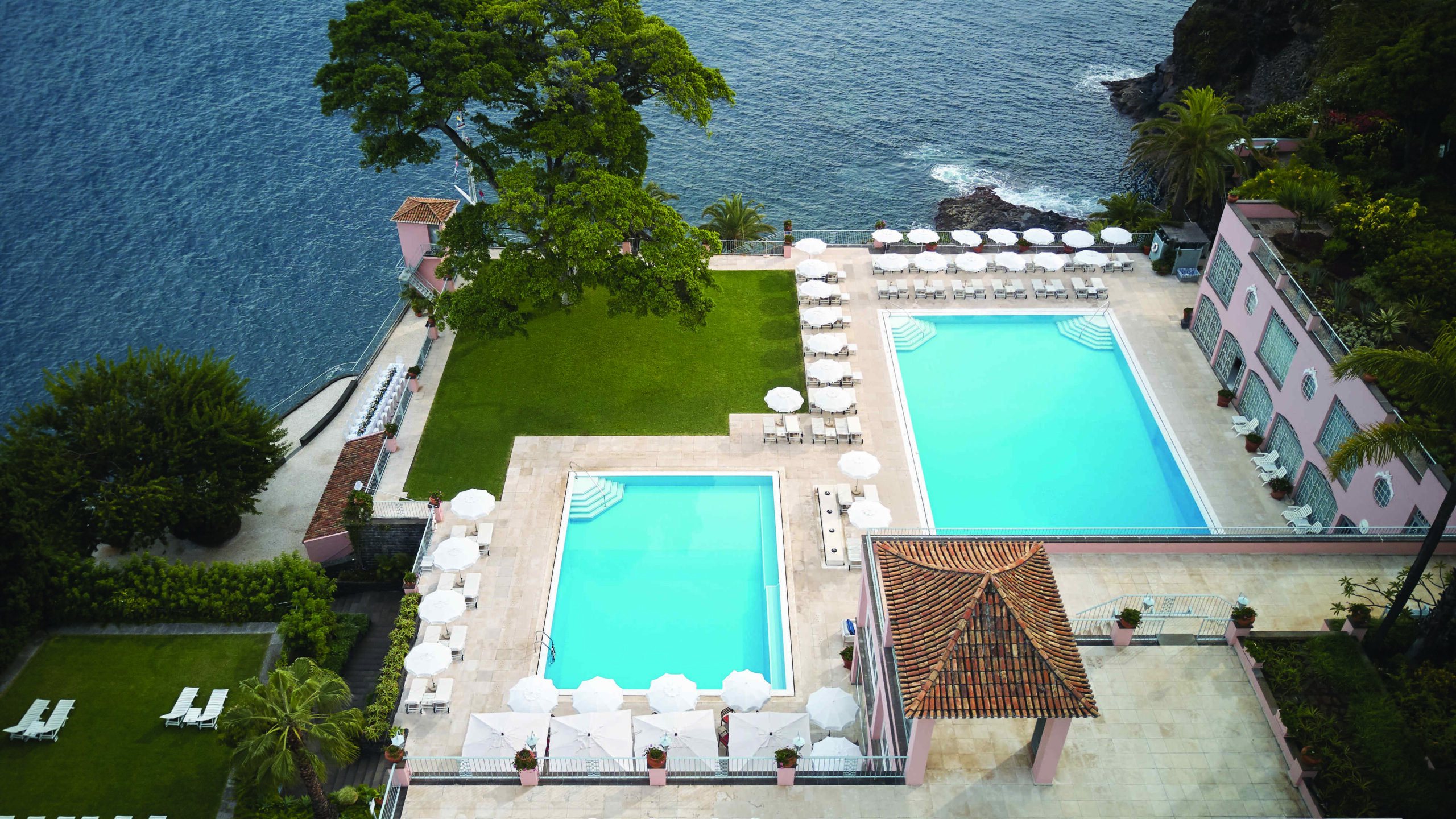 portugal-madeira-reid's-palace-belmond-hotel-to-pools
