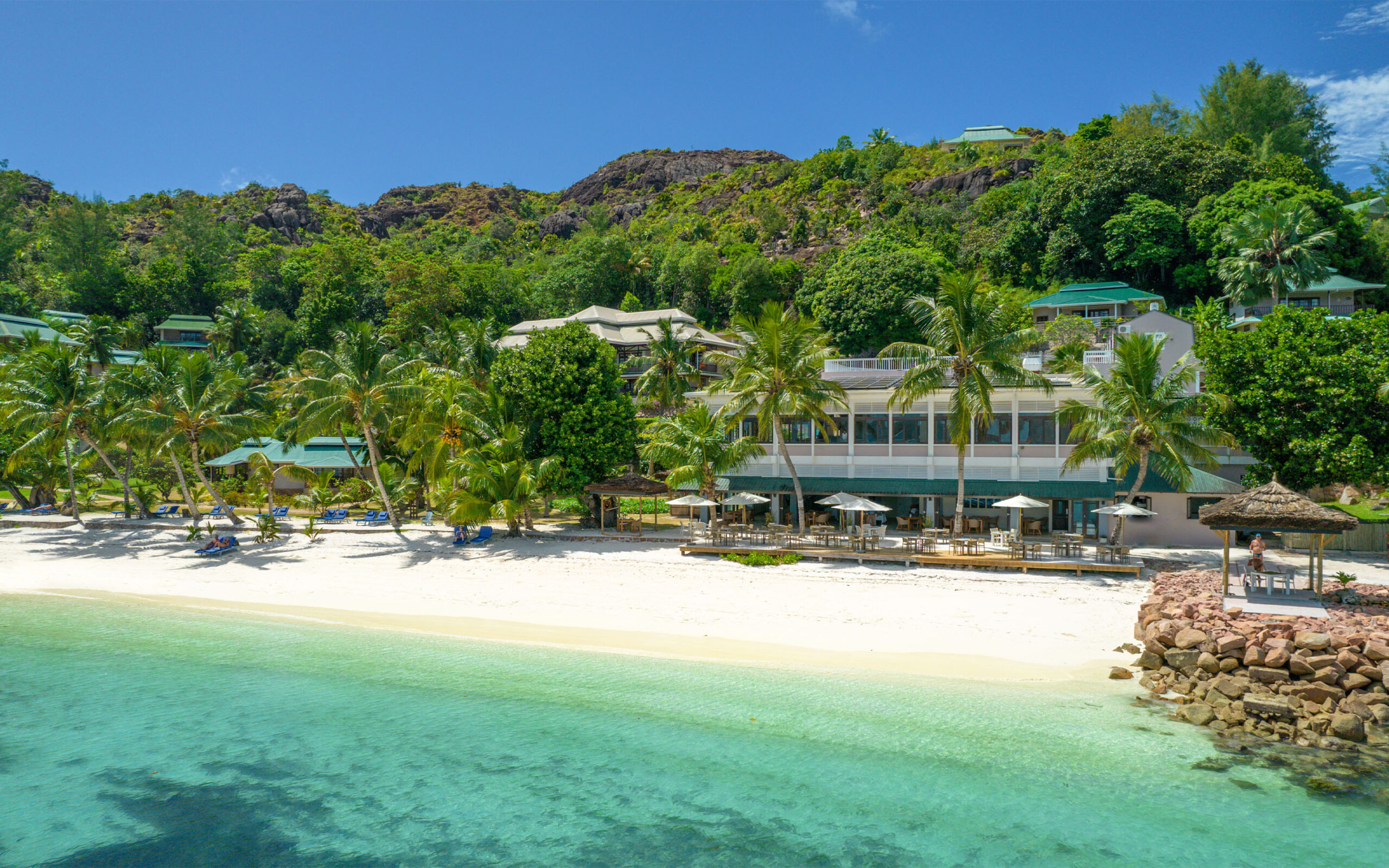 seychellerne praslin larchipel set fra havet scaled
