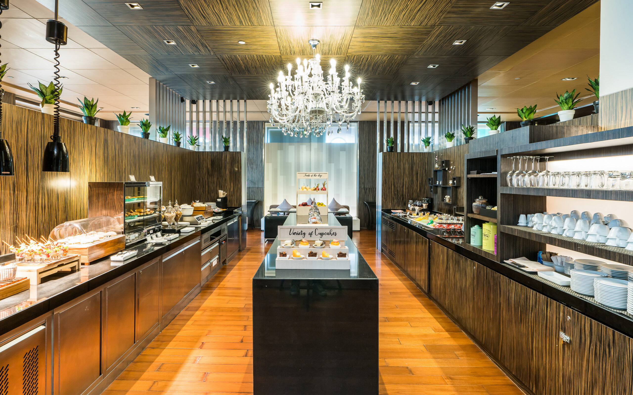 Thailand, Bangkok, Pathumwan Princess Hotel, Lobby cafe