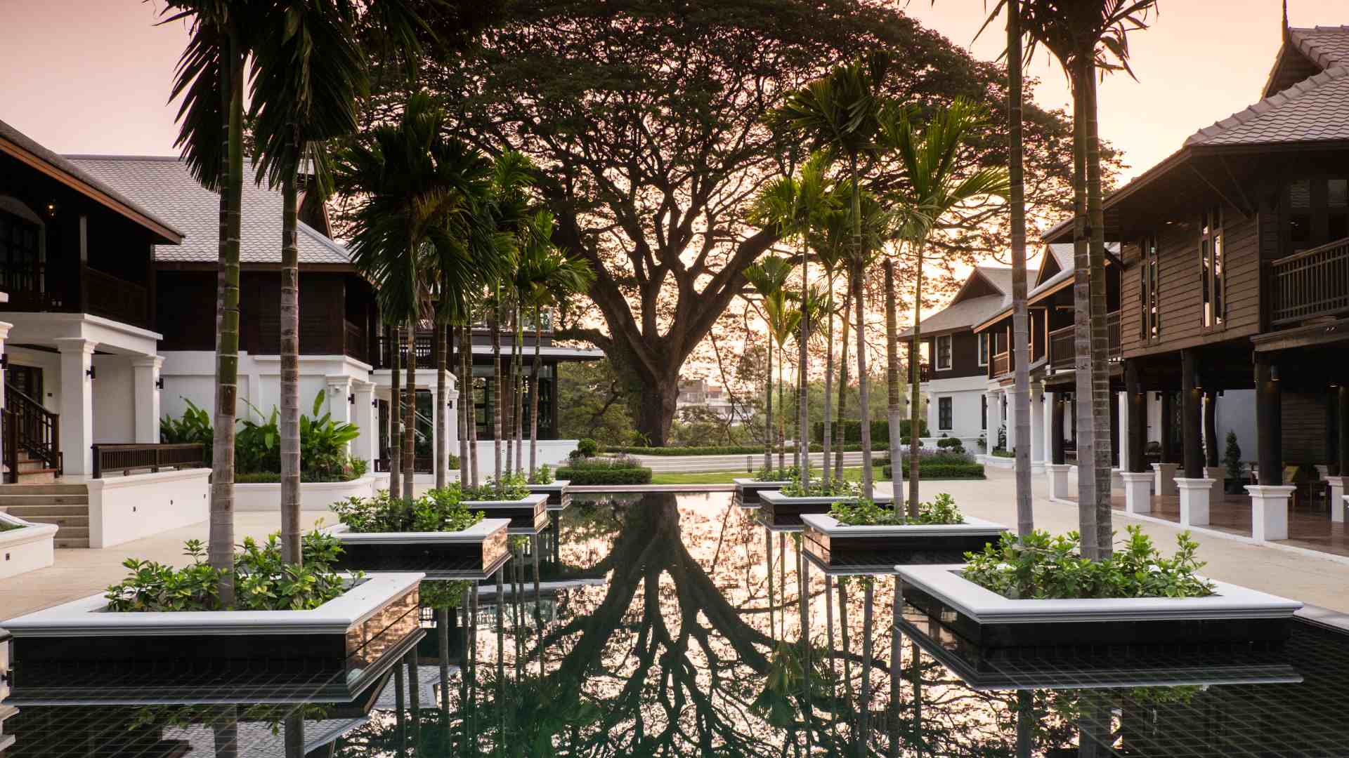 Thailand, Chiang Mai, Na Nirand Romantic Boutique Resort, Pool Area