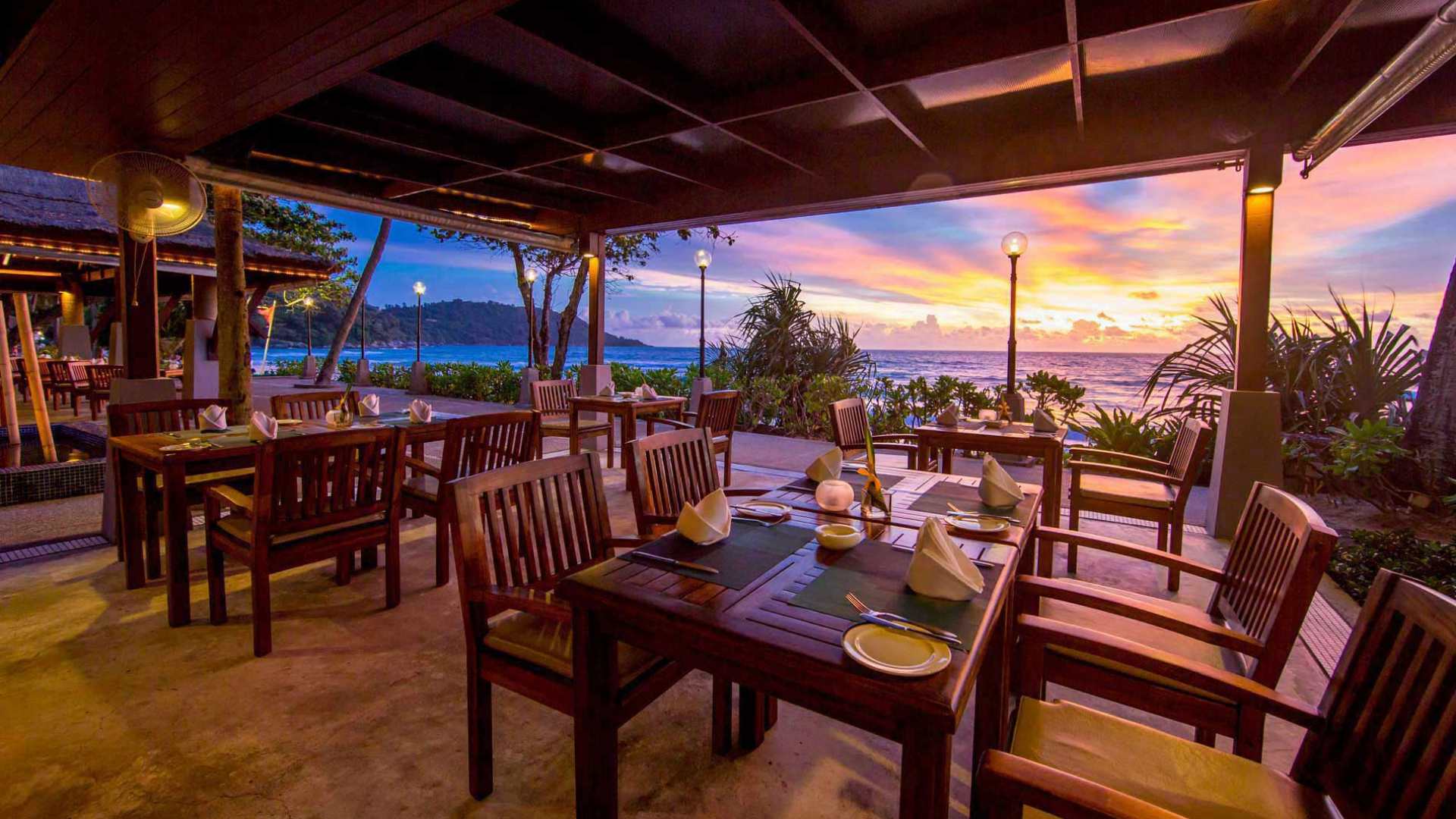 Rejser til Thailand, Phuket, Katathani Phuket Beach Resort, restaurant aften