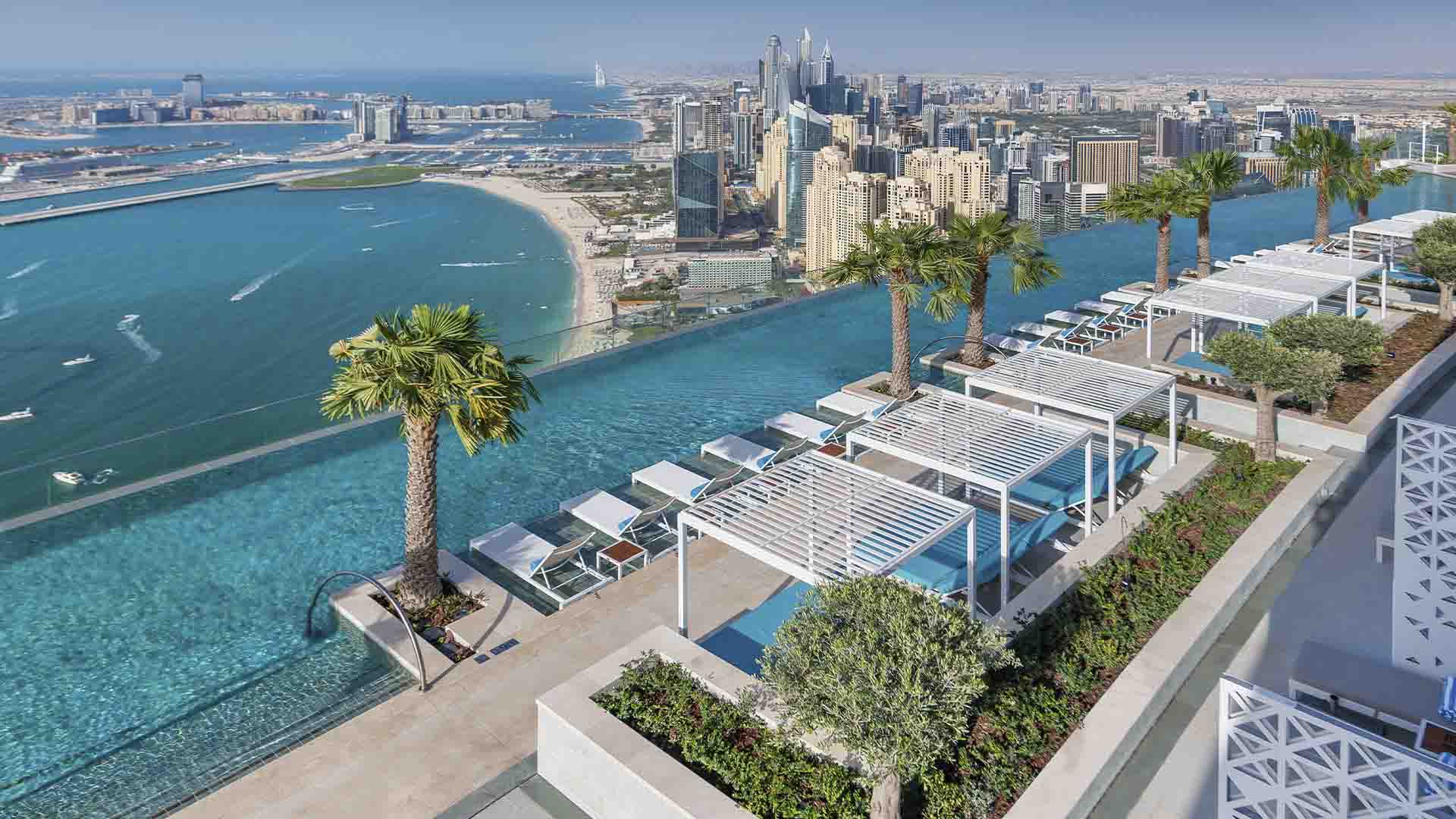 Dubai Address Beach Resort, Infinity Pool City View