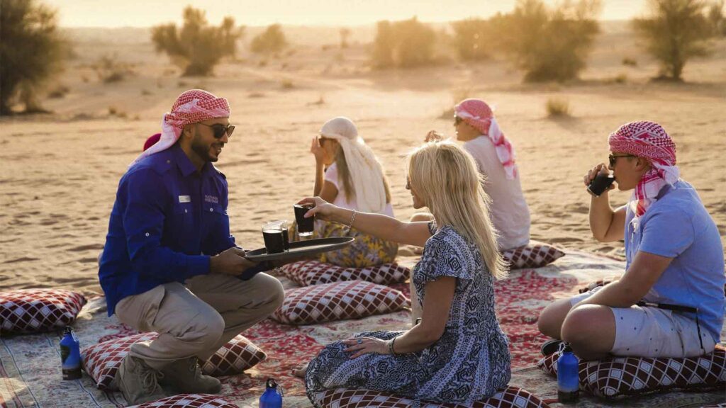 Dubai Ørken Arabisk Te, Shay Servering