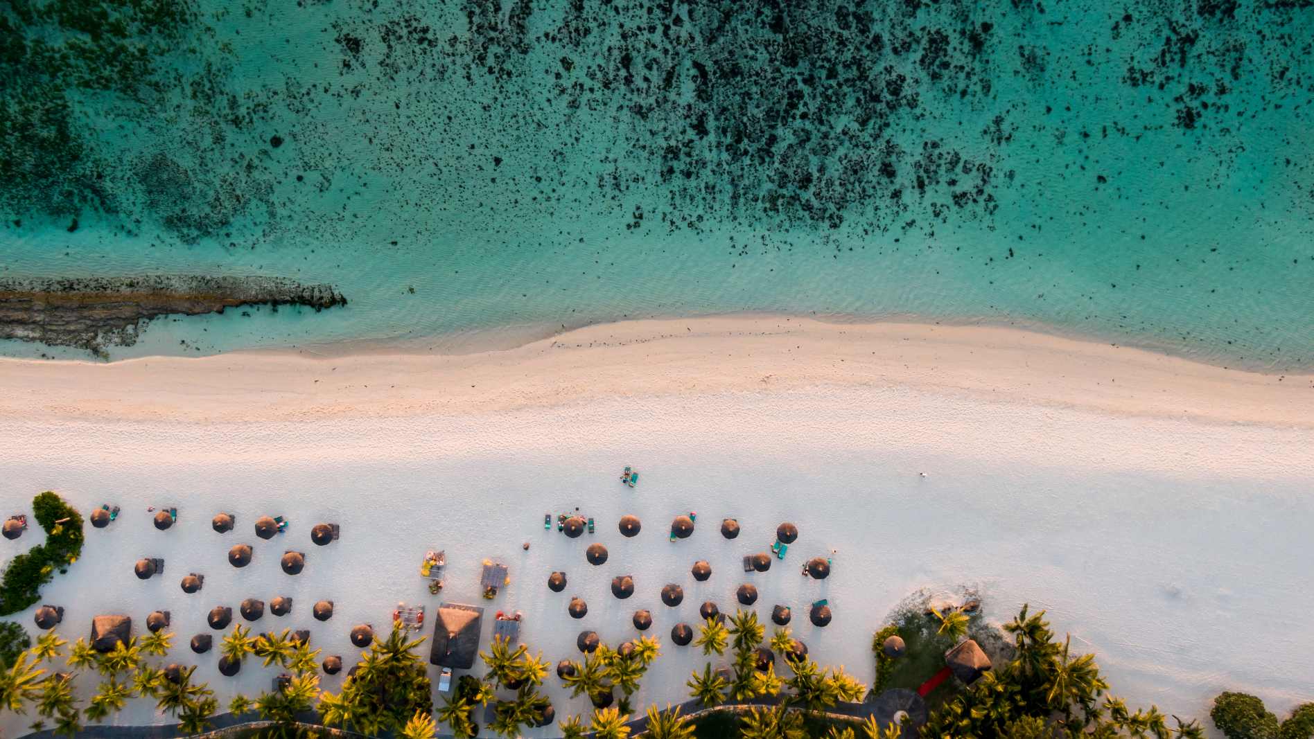 Rejser til Mauritius, Dinarobin Beachcomber Golf Resort & Spa, Stranden ved Dinarobin Beachcomber