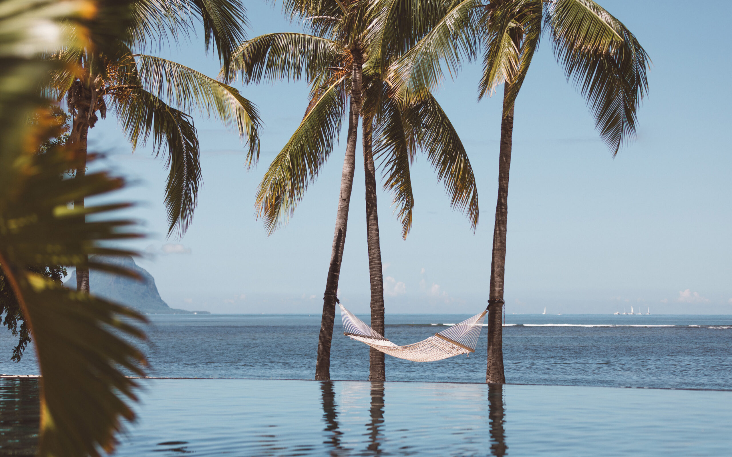 Rejser til Maurtius, Maradiva Villas Resort & Spa, Hængekøje med udsigt til lagunen og havet