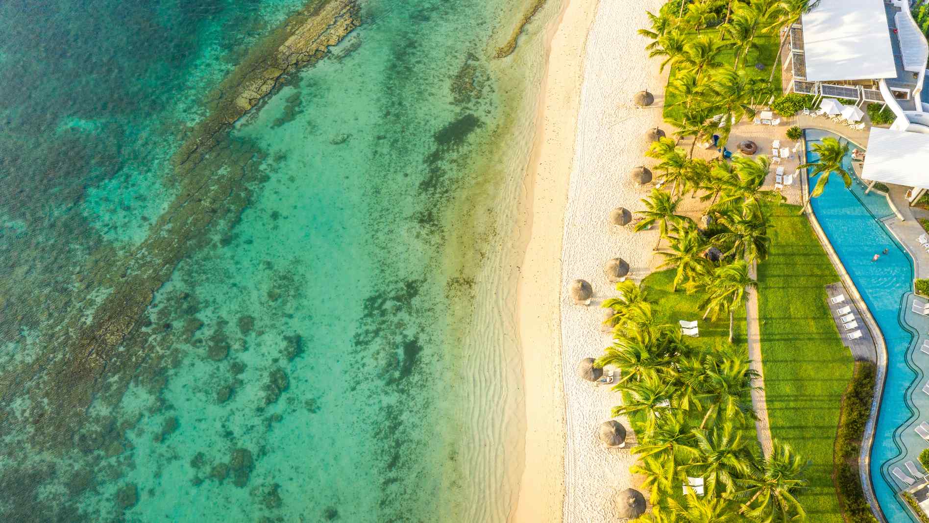 Rejser til Mauritius, Victoria Beachcomber Resort & Spa, Voksen-afdelingen 'Victoria for 2' - pool og have