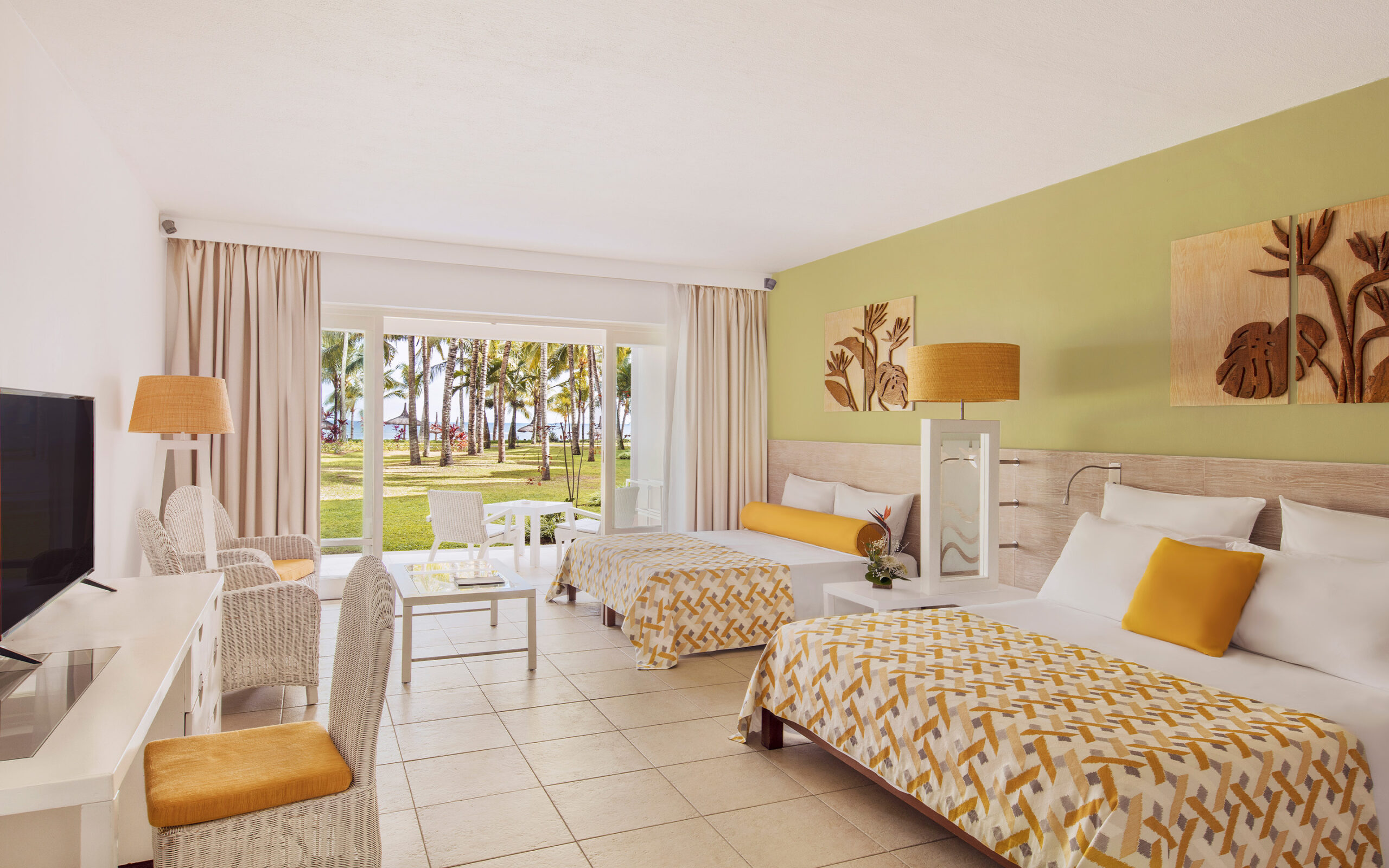 Mauritius Victoria Beachcomber Family Room