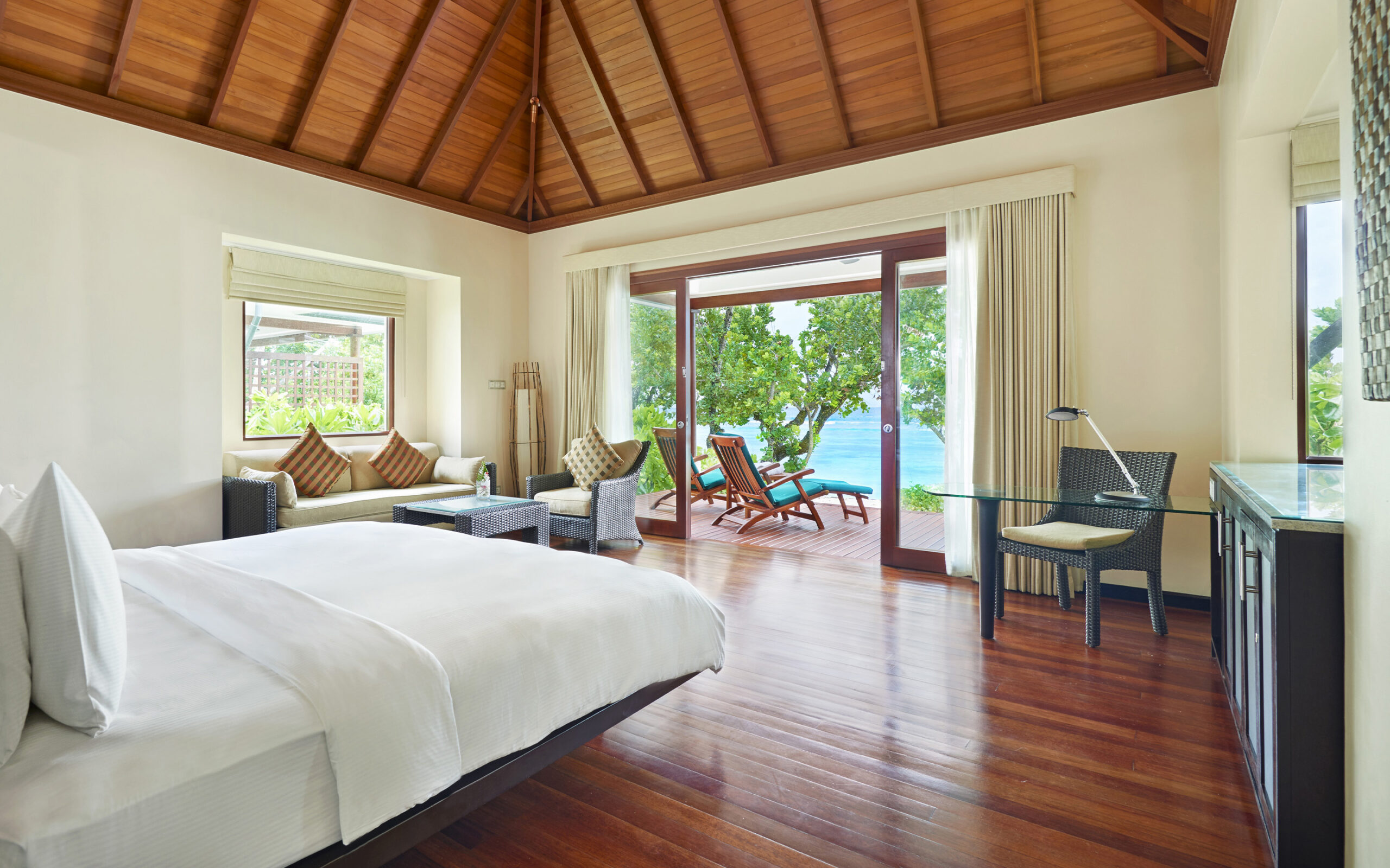Seychellerne Silhouette Island Hilton Labriz Beachfront Villa Interior