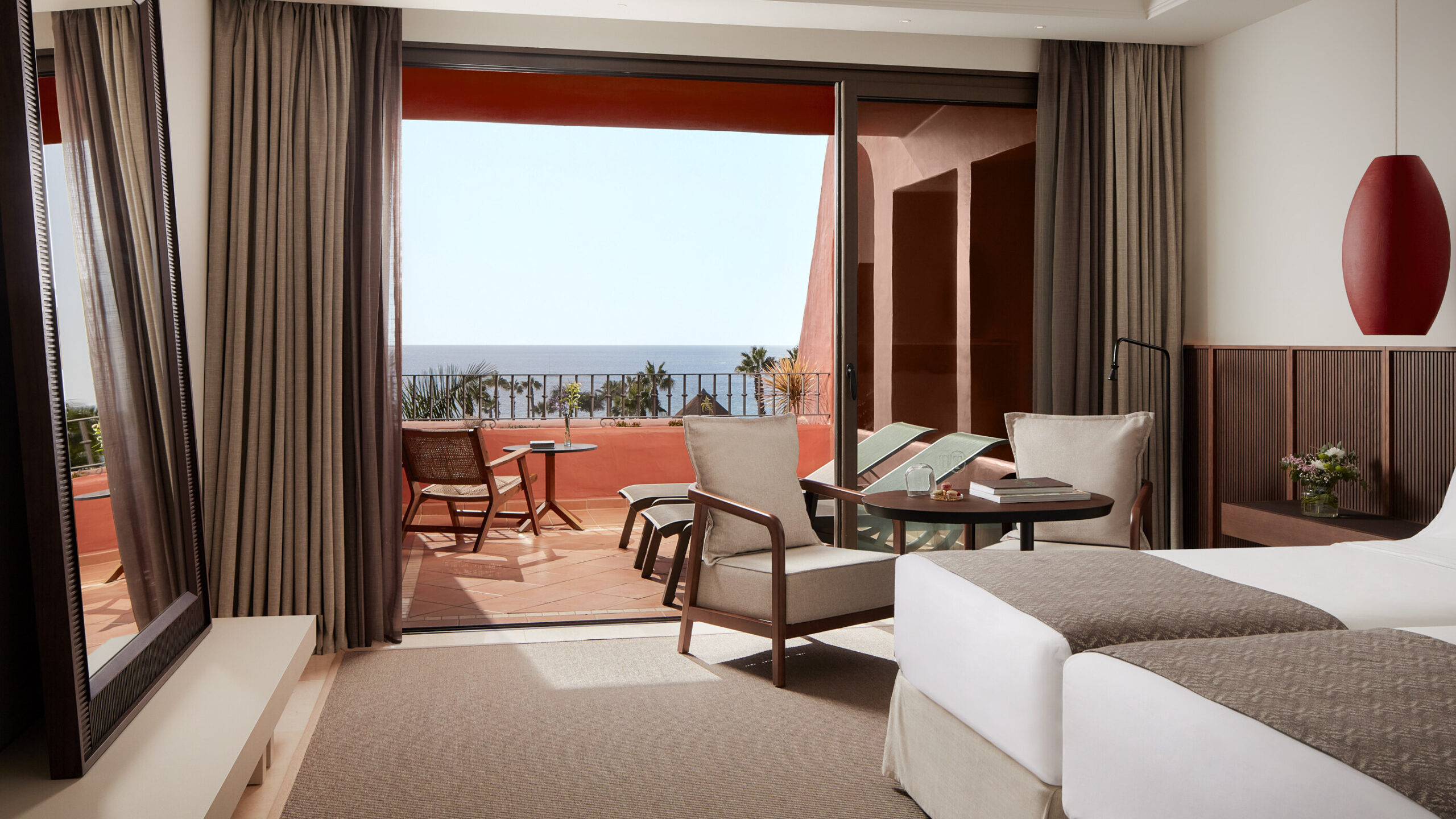 Rejser til Tenerife, Tivoli La Caleta Tenerife Resort, Premium Ocean v&aelig;relse med balkon