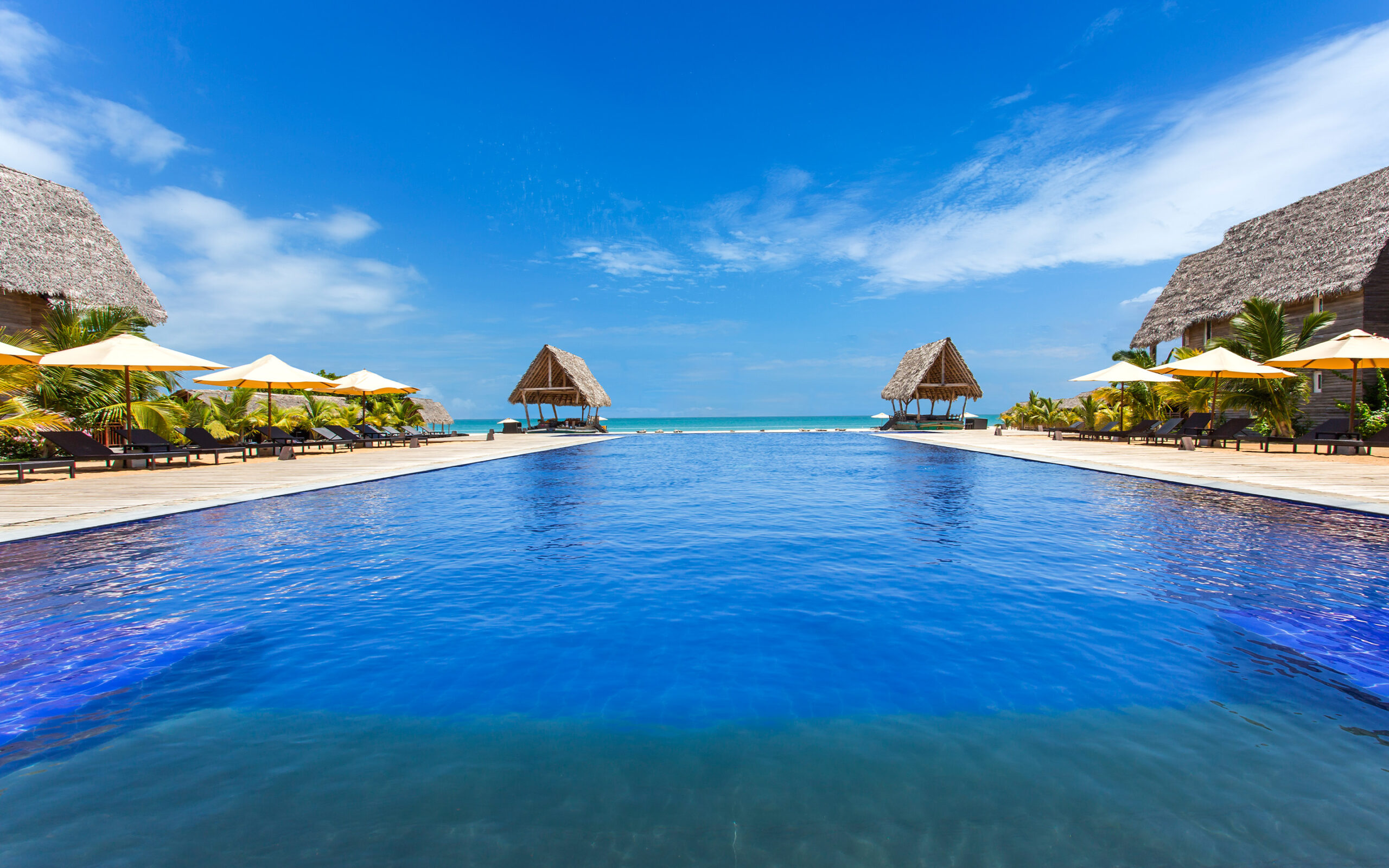 Sri Lanka Maalu Maalu Resort Infinity Pool