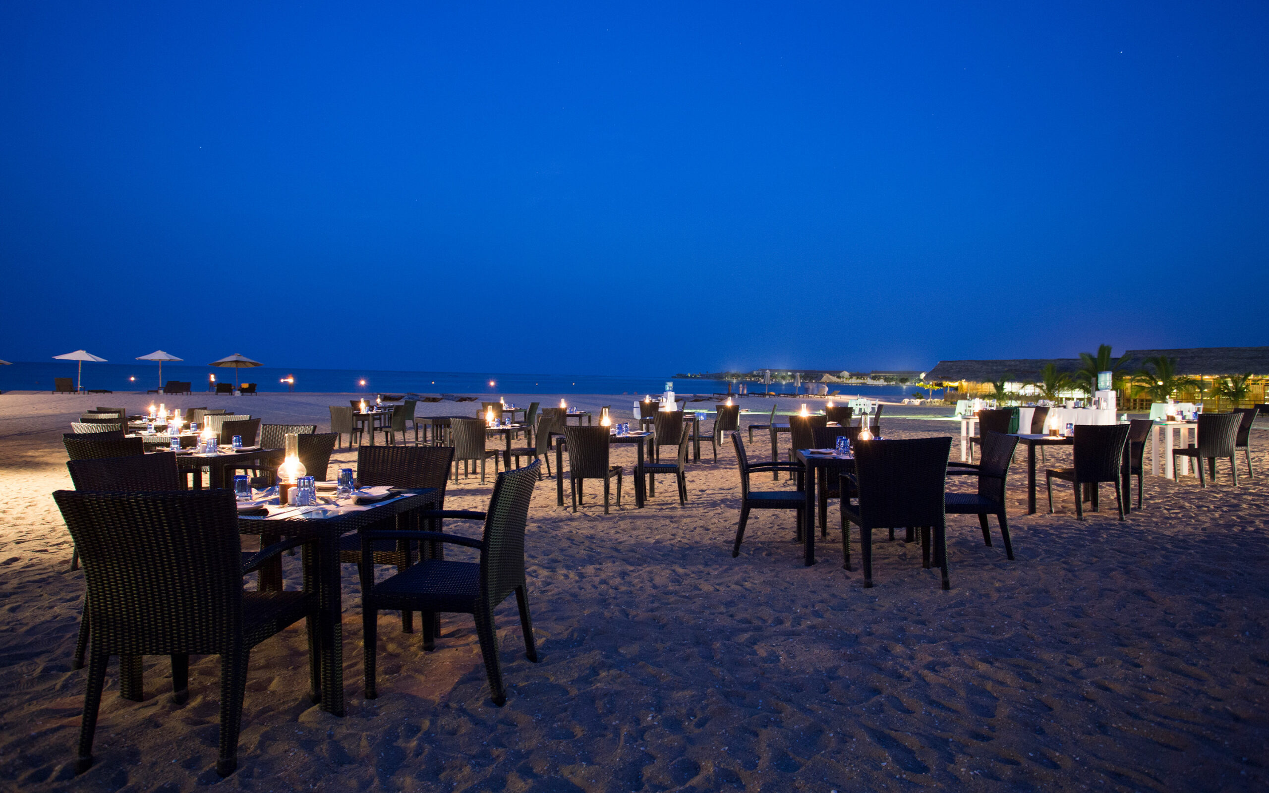 Sri Lanka Maalu Maalu Resort Middag Paa Stranden