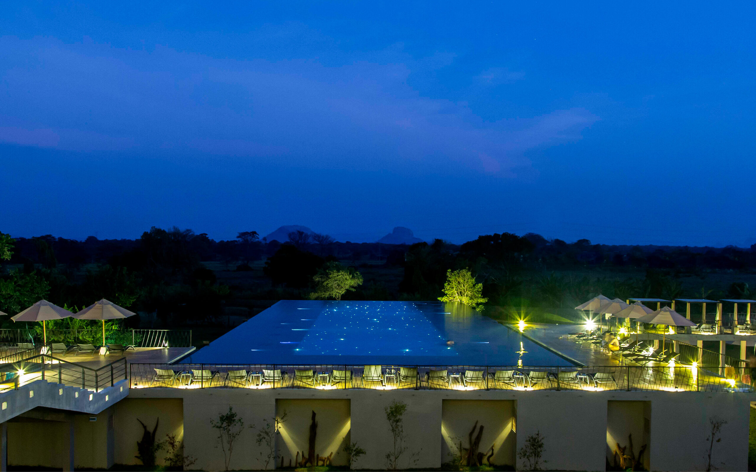 Sri Lanka Sigiriya Aliya Resort Pool Aftenlys