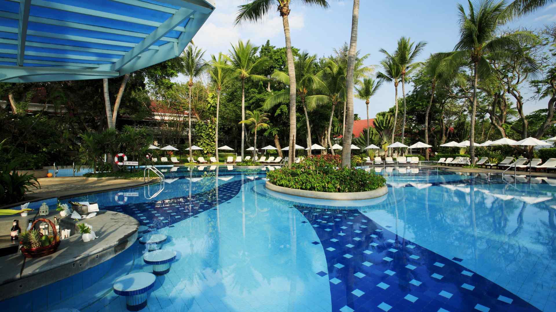 Thailand, Hua Hin, Centara Grand Beach Resort & Villas, Pool Area
