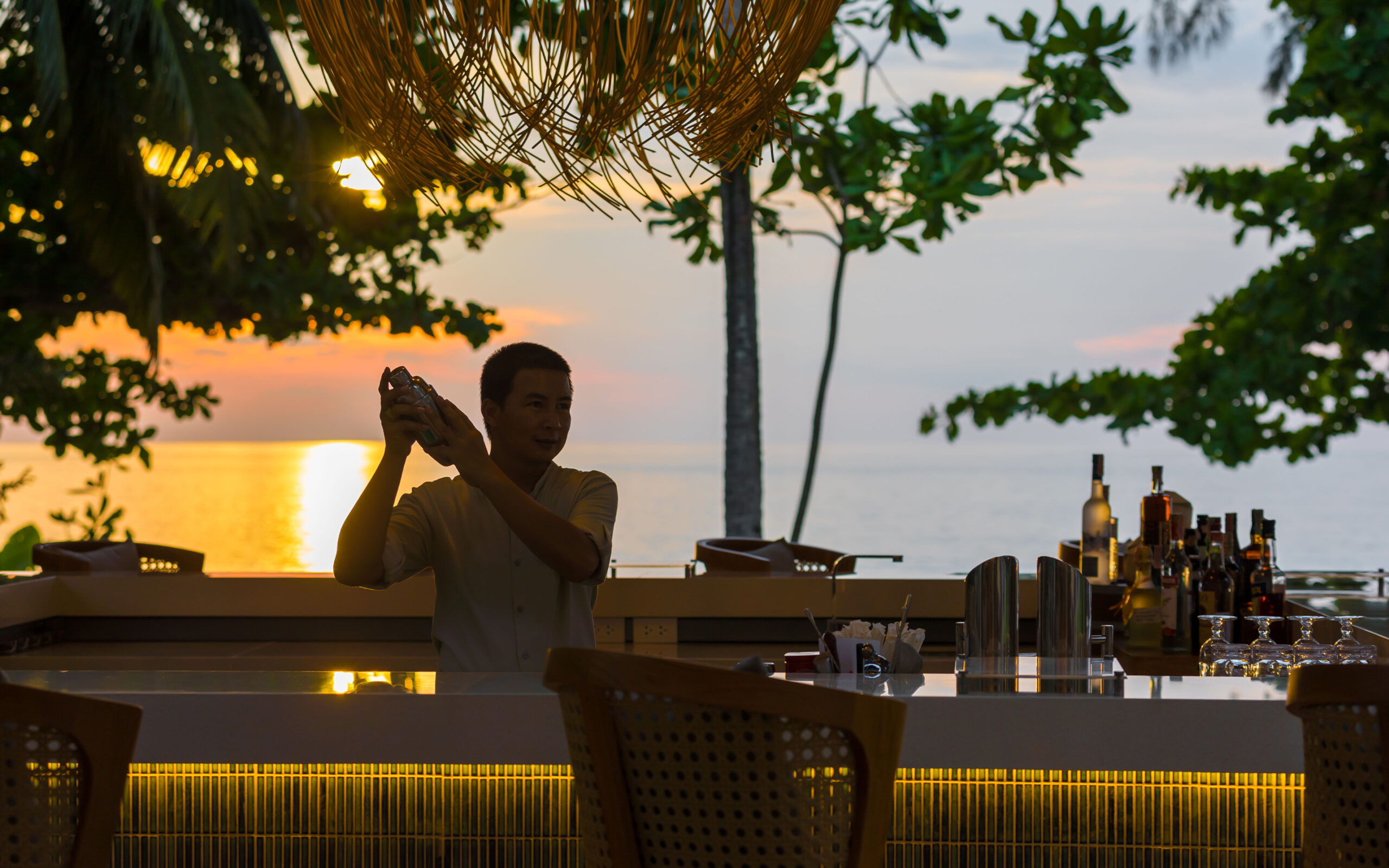 Thailand, Khao Lak, Outrigger Khao Lak Beach Resort, Edgewater Restaurant