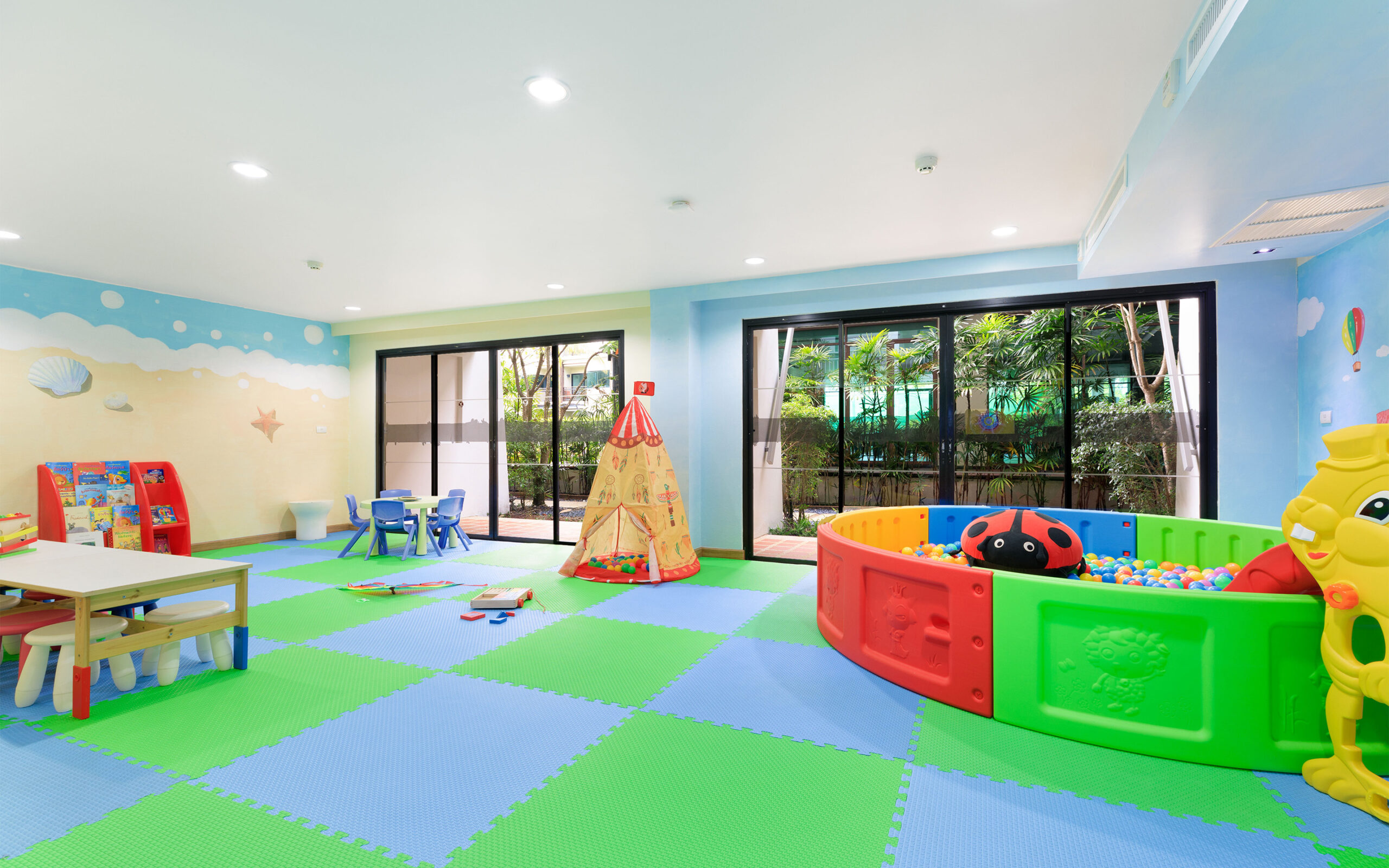 Thailand, Khao Lak, Outrigger Khao Lak Beach Resort, Kids Club