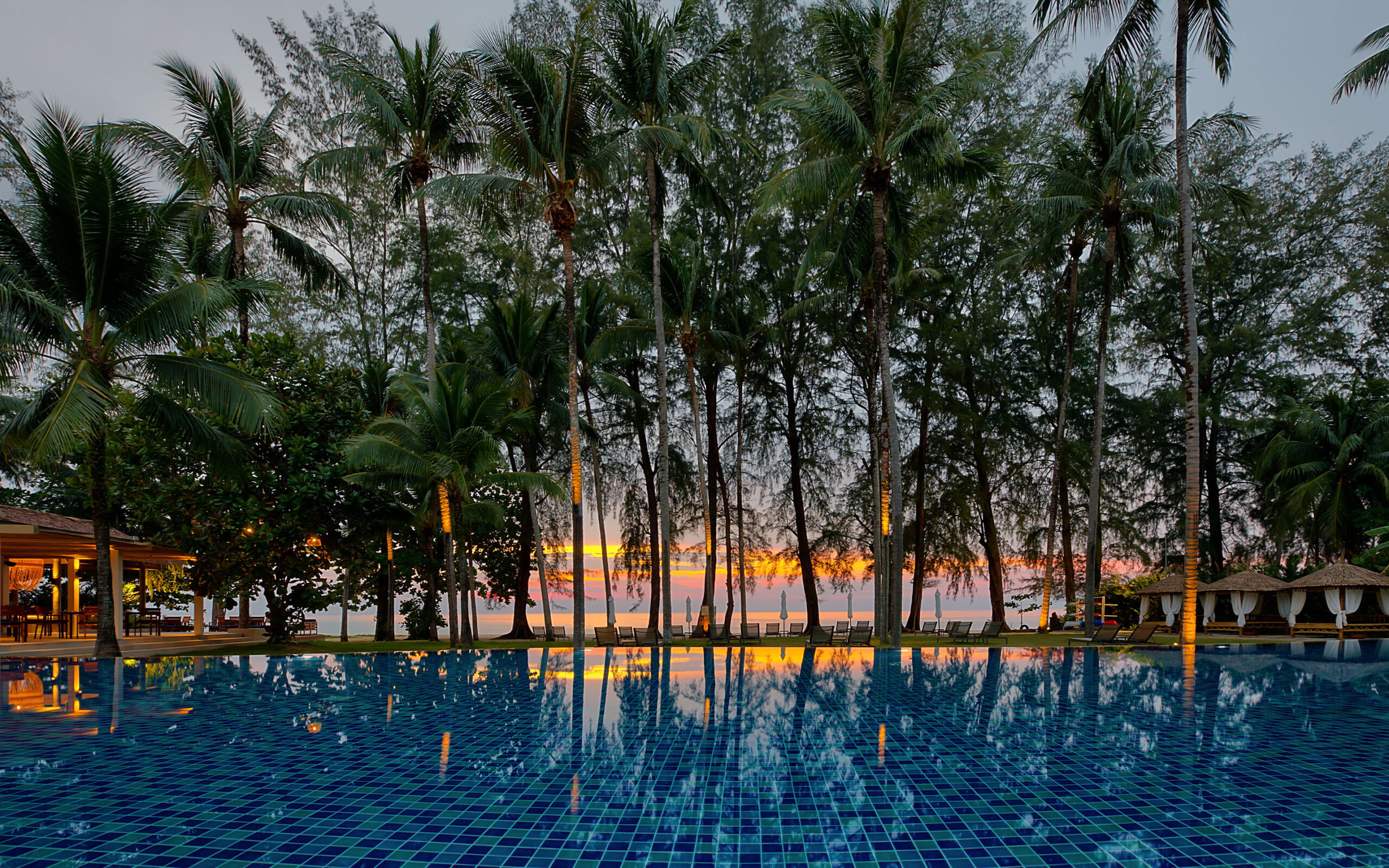 Thailand, Khao Lak, Outrigger Khao Lak Beach Resort, Pool Evening