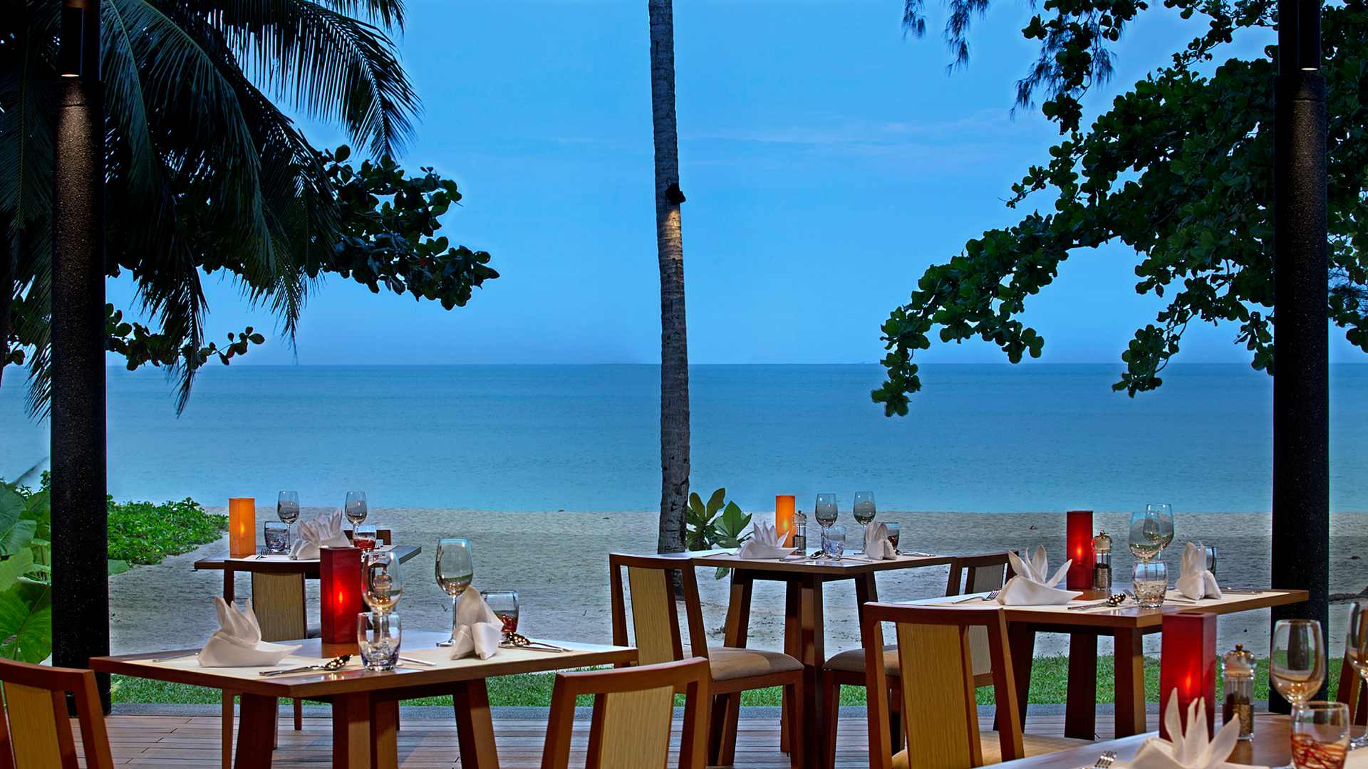 Thailand, Khao Lak, Outrigger Khao Lak Beach Resort, Cocktails Beach