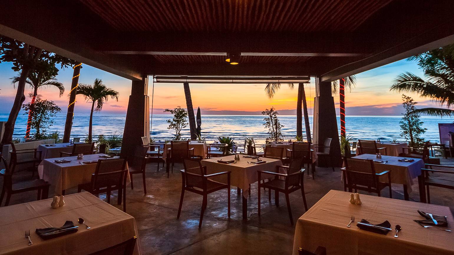 Thailand, Koh Chang, KC Grande Beach Resort & Spa, Restaurant Sunset