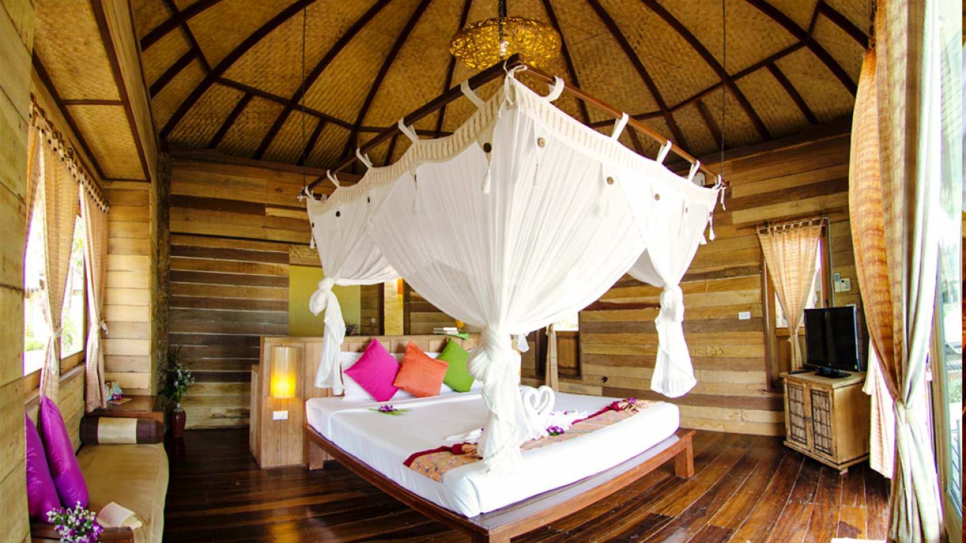 Thailand, Koh Ngai, Thapwarin Resort, Bungalow Indvendigt