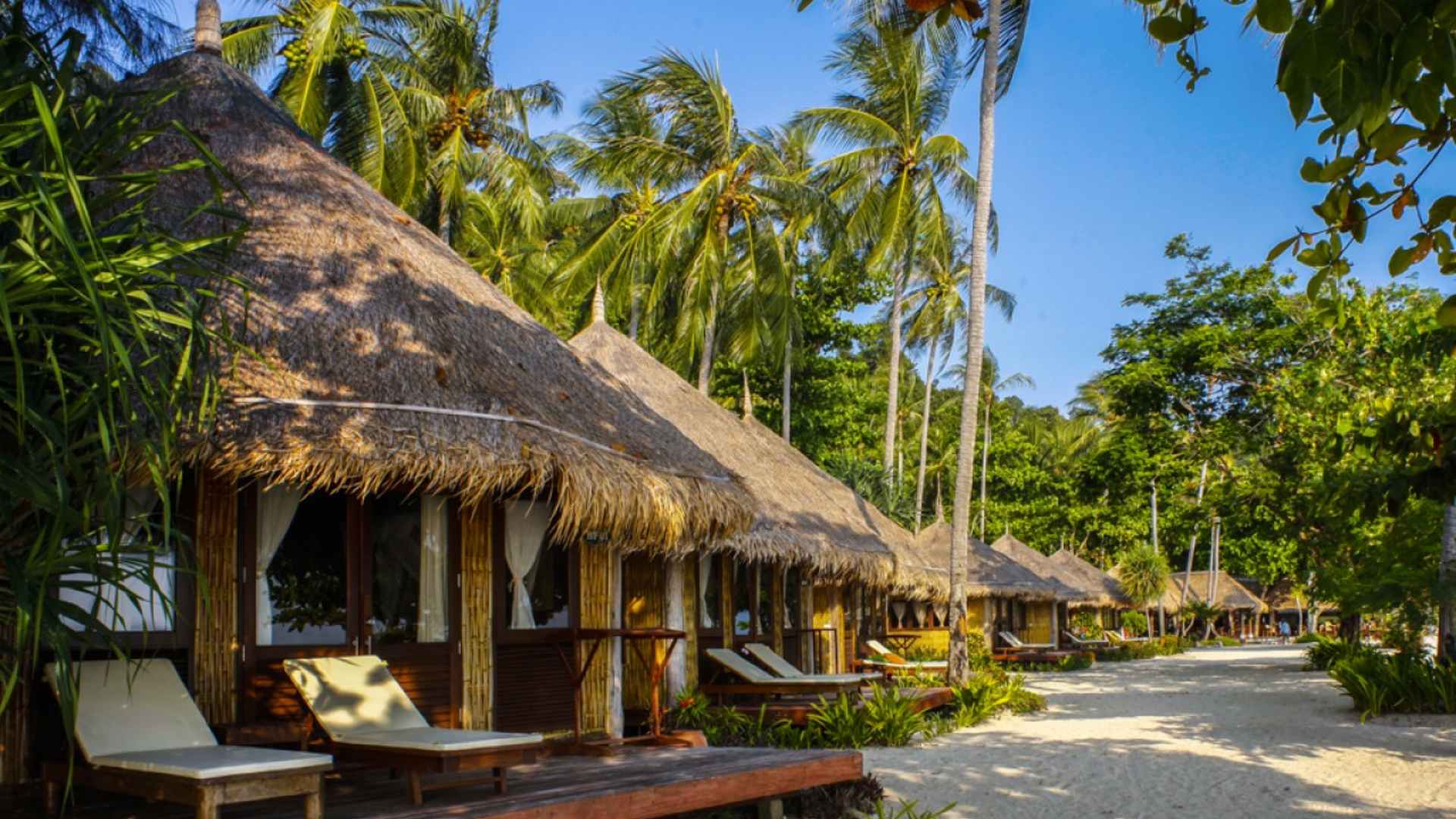 Thailand, Koh Ngai, Thapwarin Resort, Cottage Stranden