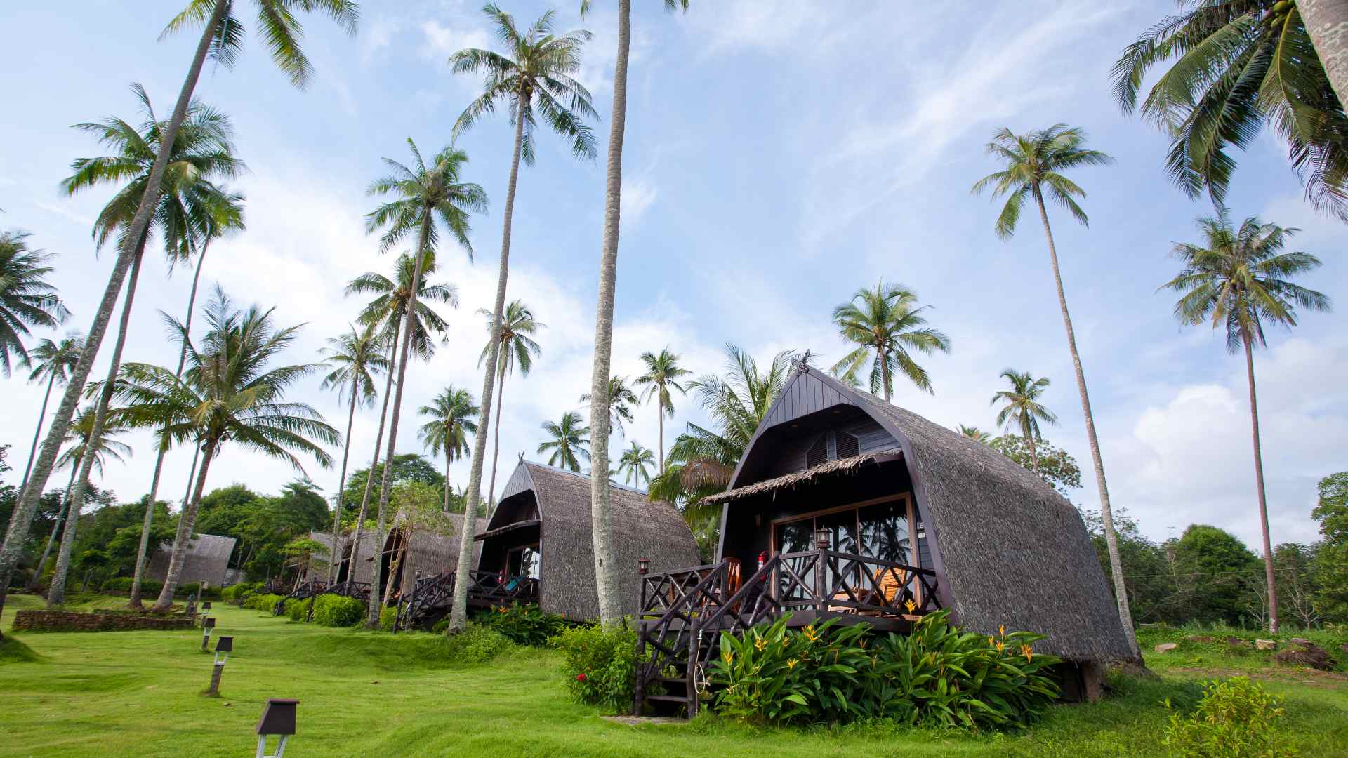 Thailand, Koh Kood, Koh Kood Beach Resort, Bungalow Garden
