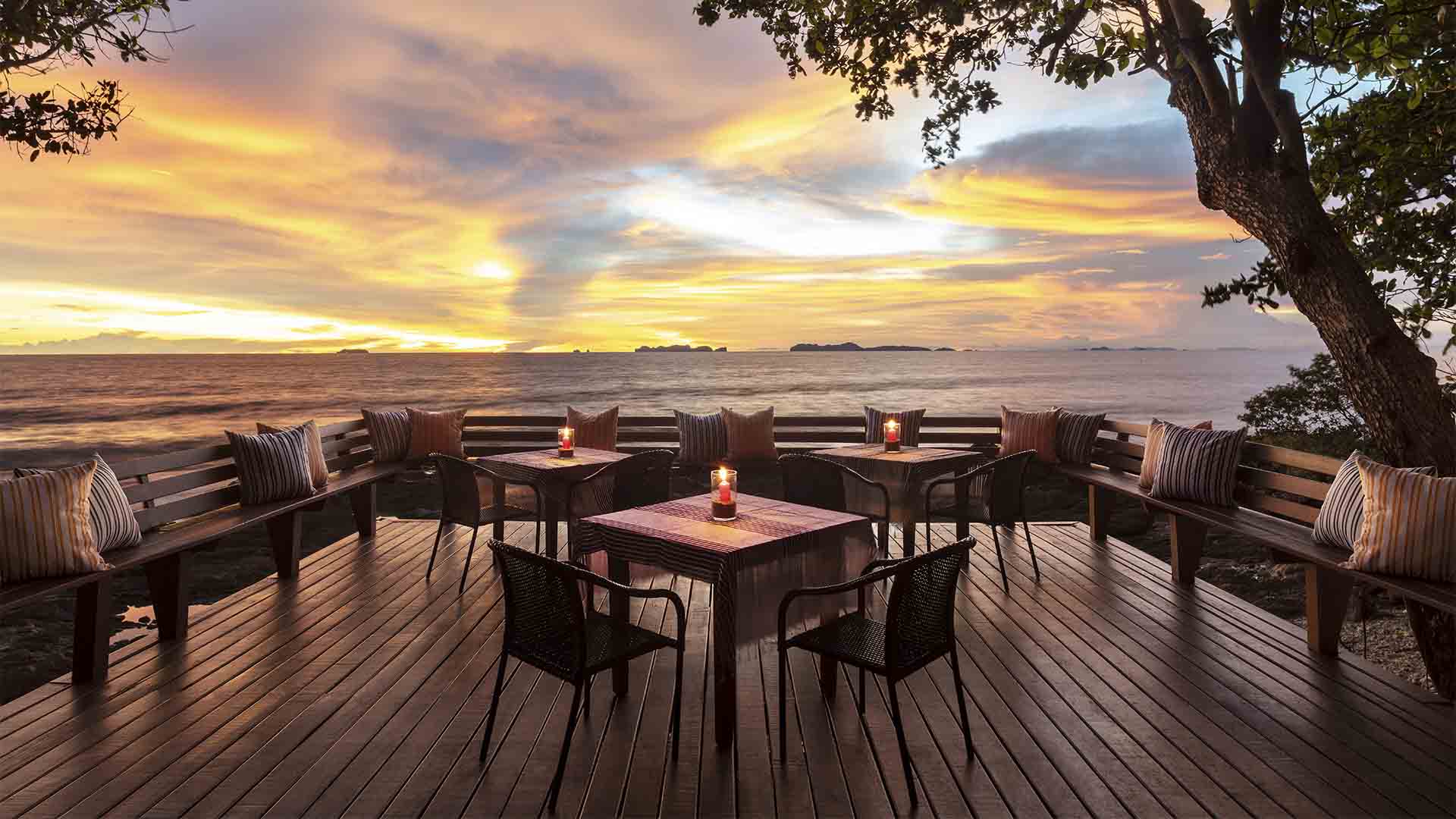 Thailand, Koh Lanta, Avani+ Koh Lanta Resort, Regga Bar Sunset