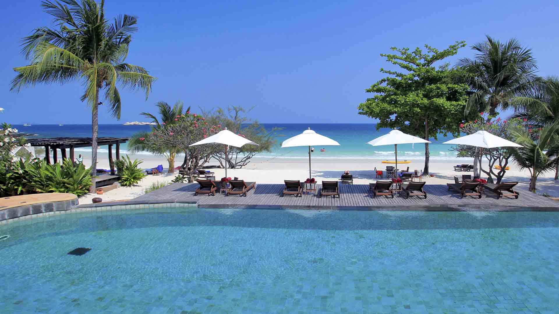 Thailand, Koh Samet, Paradee Resort, Pool View