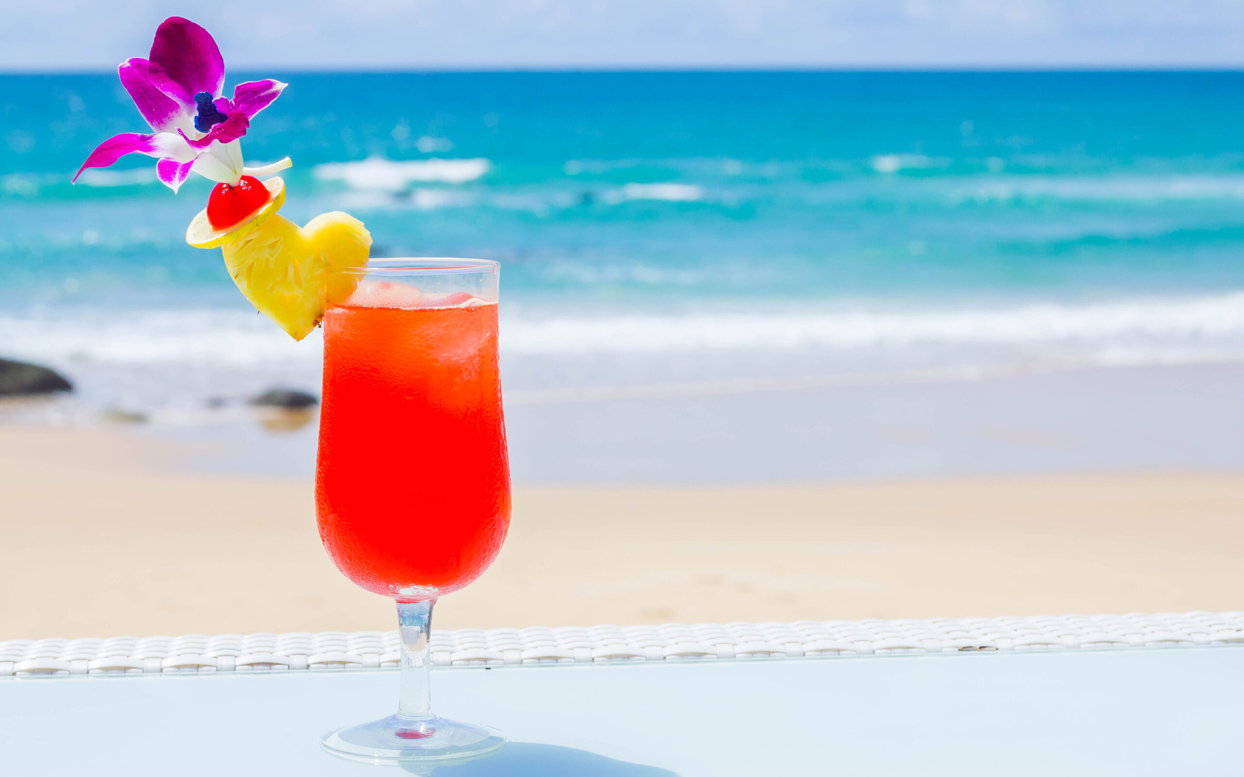 Rejser til Thailand, Phuket, Beyond Resort Karon, cocktail