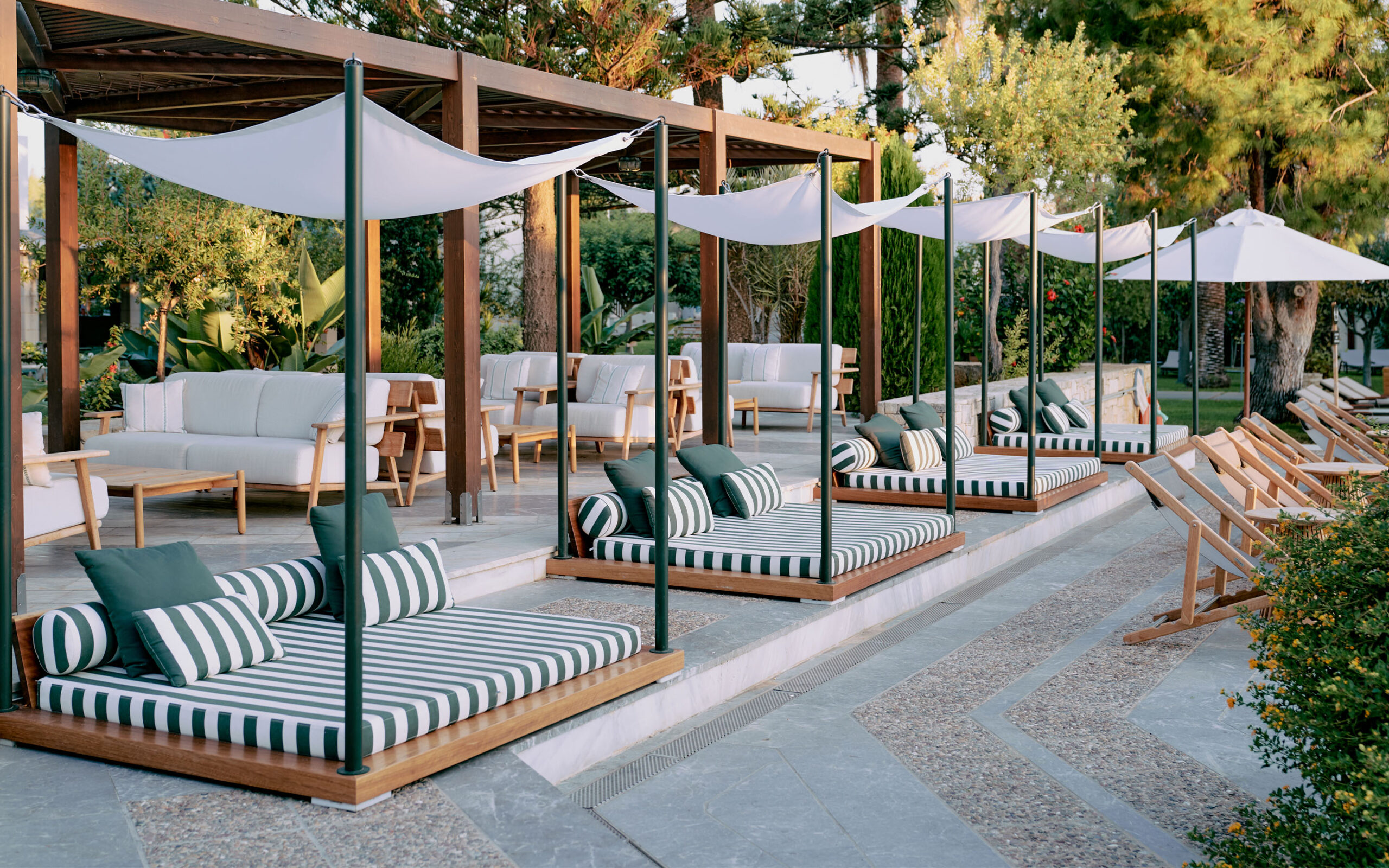 Grækenland, Kreta, Cretan Malia Park, cabanas ved poolen