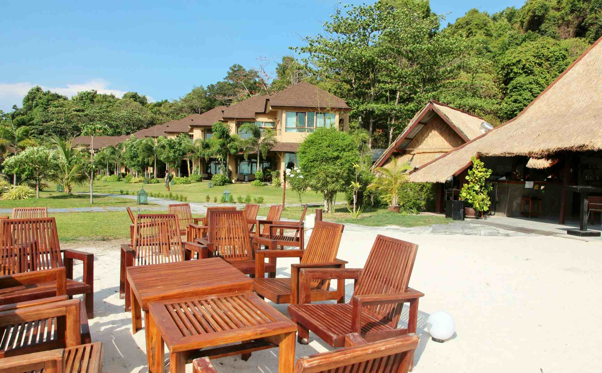 Thailand, Koh Lipe, Bundhaya Villas, Beach Bar