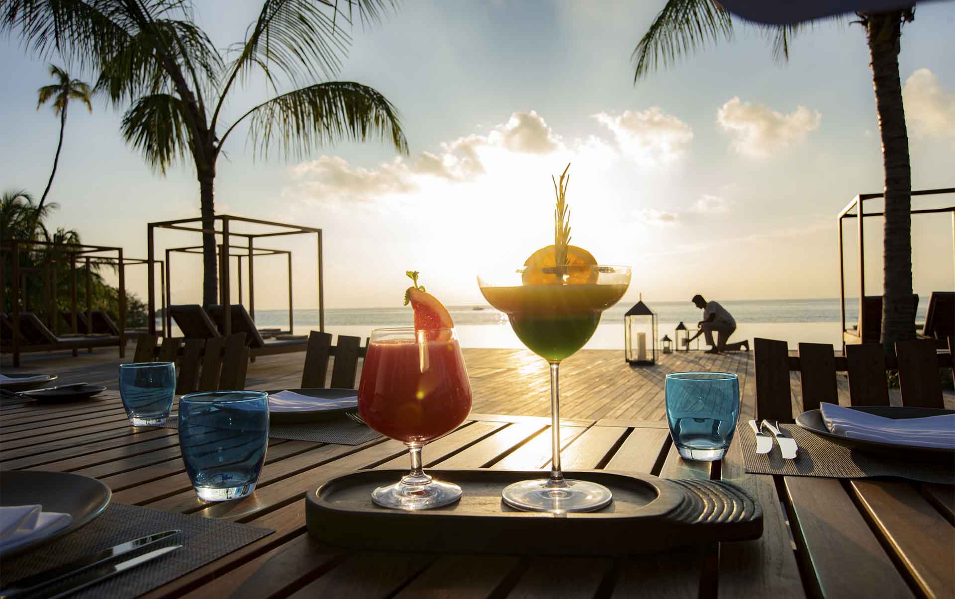 Rejser til Maldiverne, The Residence Maldives at Dhigurah, Drinks i Cafe Del Sol
