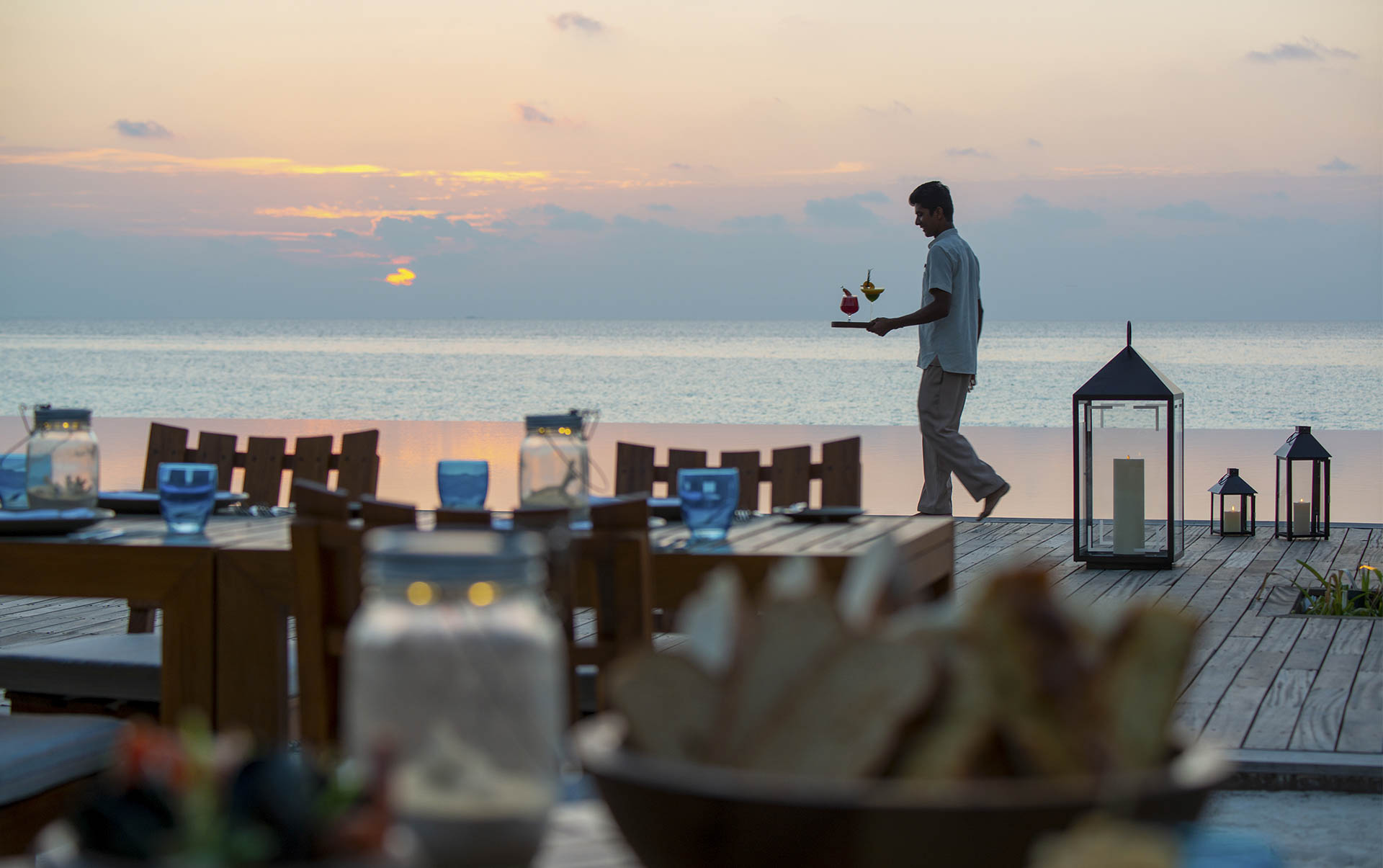 Rejser til Maldiverne, The Residence Maldives at Dhigurah, Betjening i Cafe Del Sol